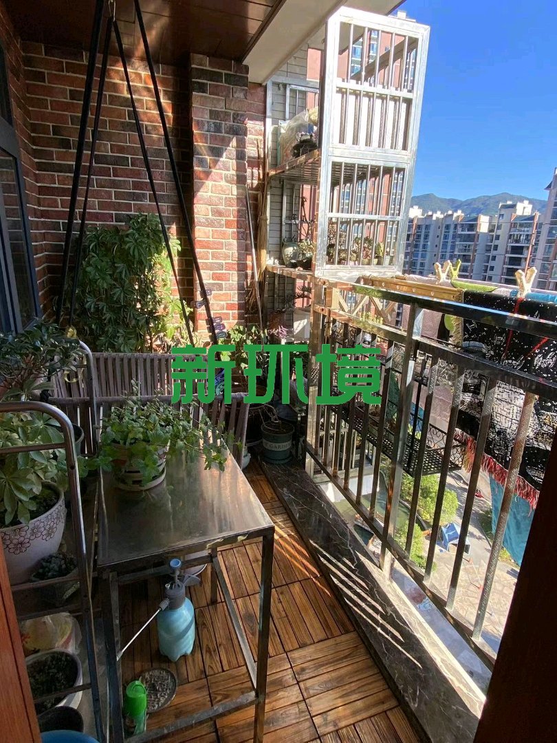 东方明珠  3室2厅2卫   82.00万客厅