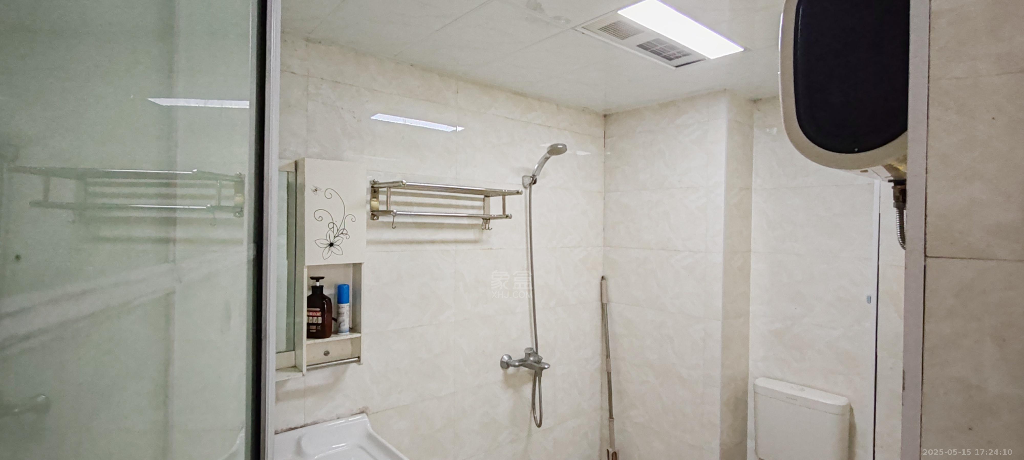 圣华名城建设北路110号 1室1厅1卫 900.0元/月 圣华名城建设北路110号 1室1厅1卫 900.0元/月室内图