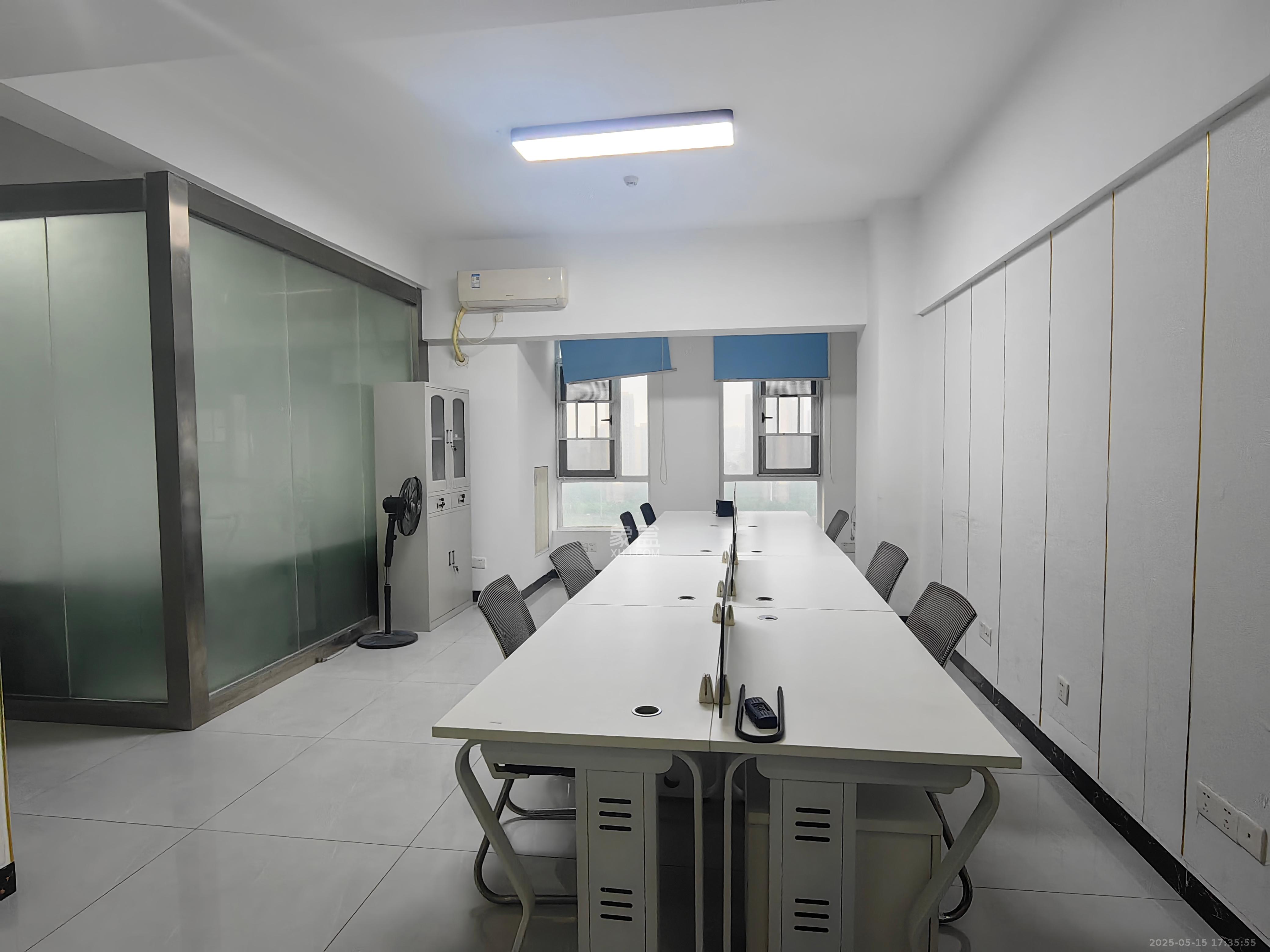 MOMA当代广场 2室1厅1卫 2400.0元/月 MOMA当代广场 2室1厅1卫 2400.0元/月室内图