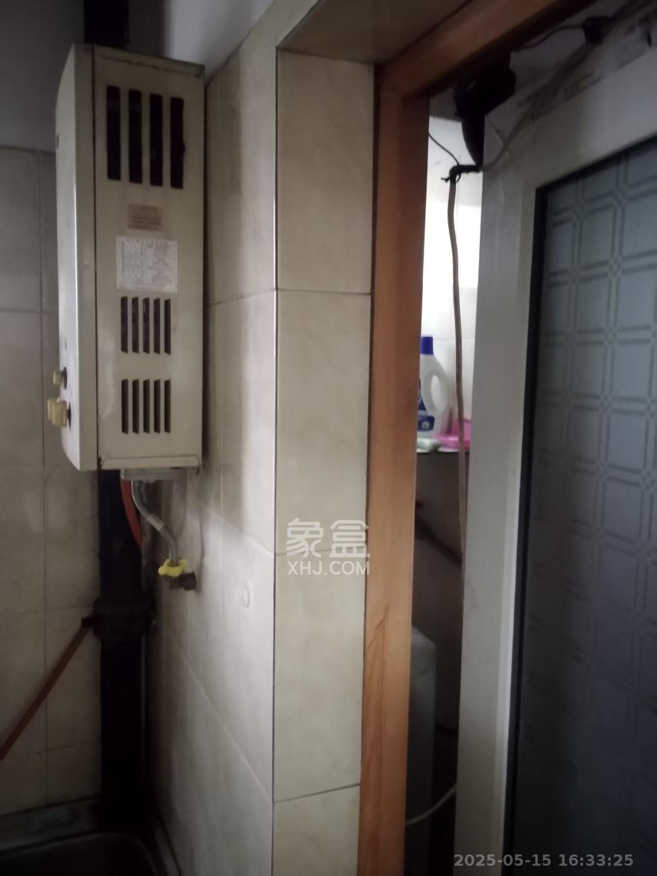 解放四村石子冲 2室1厅1卫 1200.0元/月 解放四村石子冲 2室1厅1卫 1200.0元/月室内图