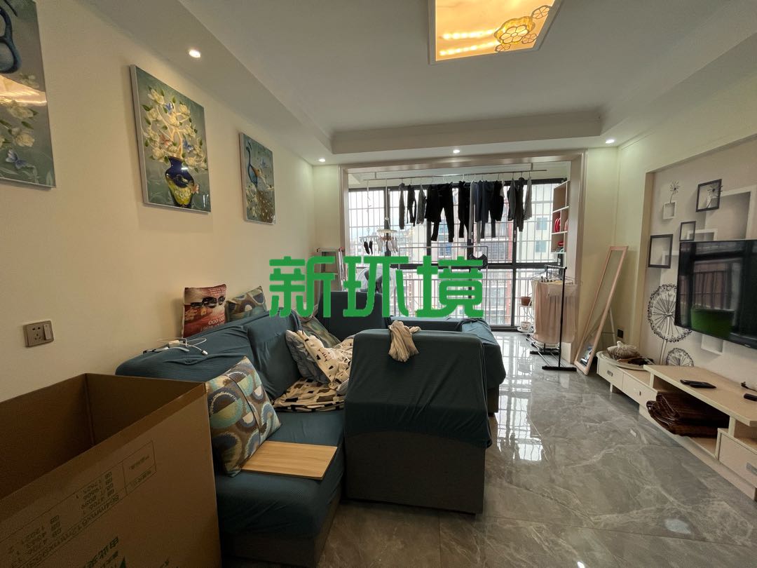 东方明珠  3室2厅2卫   59.00万客厅