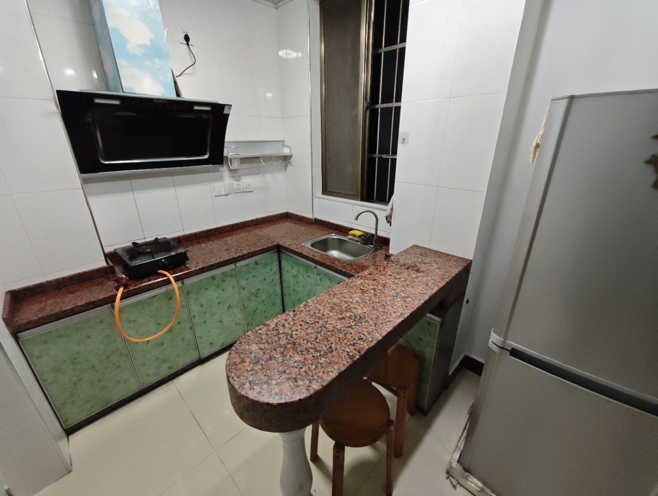 海发大厦 1室1厅1卫 1400.0元/月 海发大厦 1室1厅1卫 1400.0元/月室内图