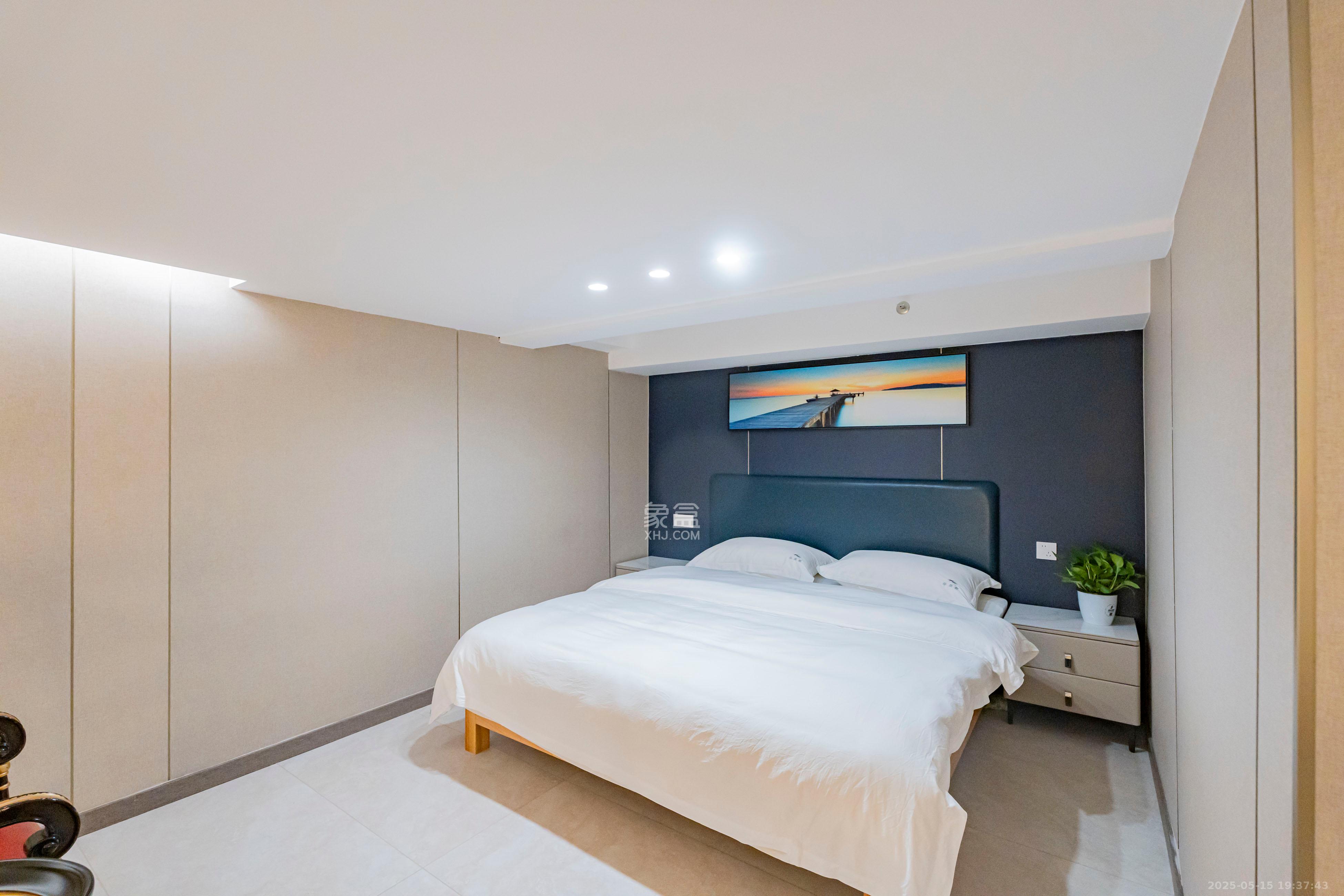 万煦园  10室3厅10卫    400.0万 万煦园  10室3厅10卫    400.0万卧室