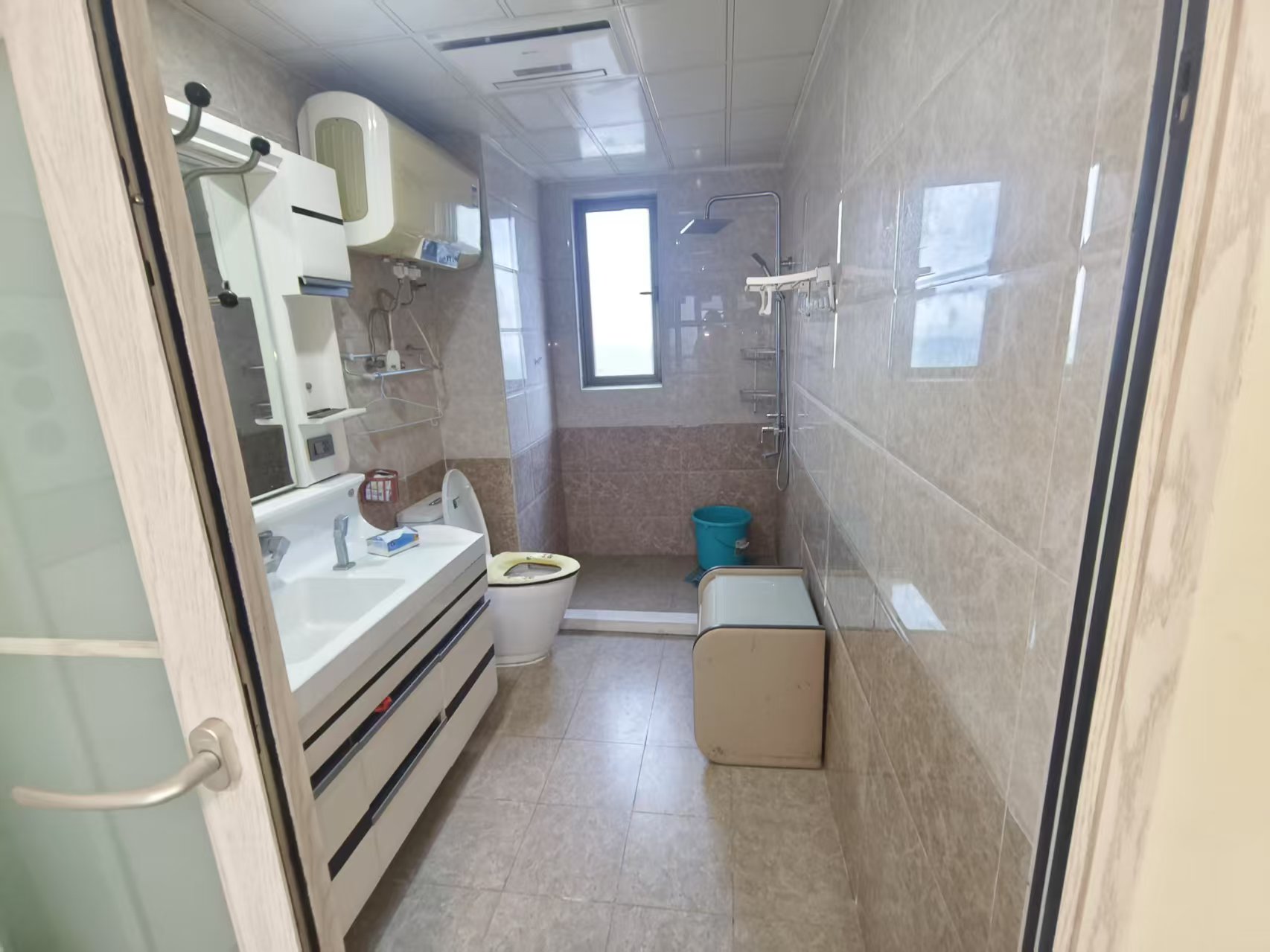 碧桂园 3室2厅2卫 1400.0元/月 碧桂园 3室2厅2卫 1400.0元/月室内图