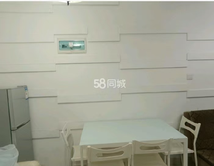 水映豪廷（一，二，三期）  1室1厅1卫   1400.00元/月室内图