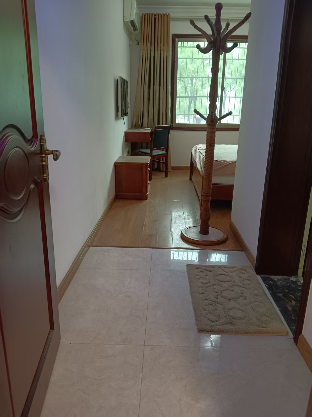 雅士林安置房 3室2厅2卫 1400.0元/月 雅士林安置房 3室2厅2卫 1400.0元/月室内图