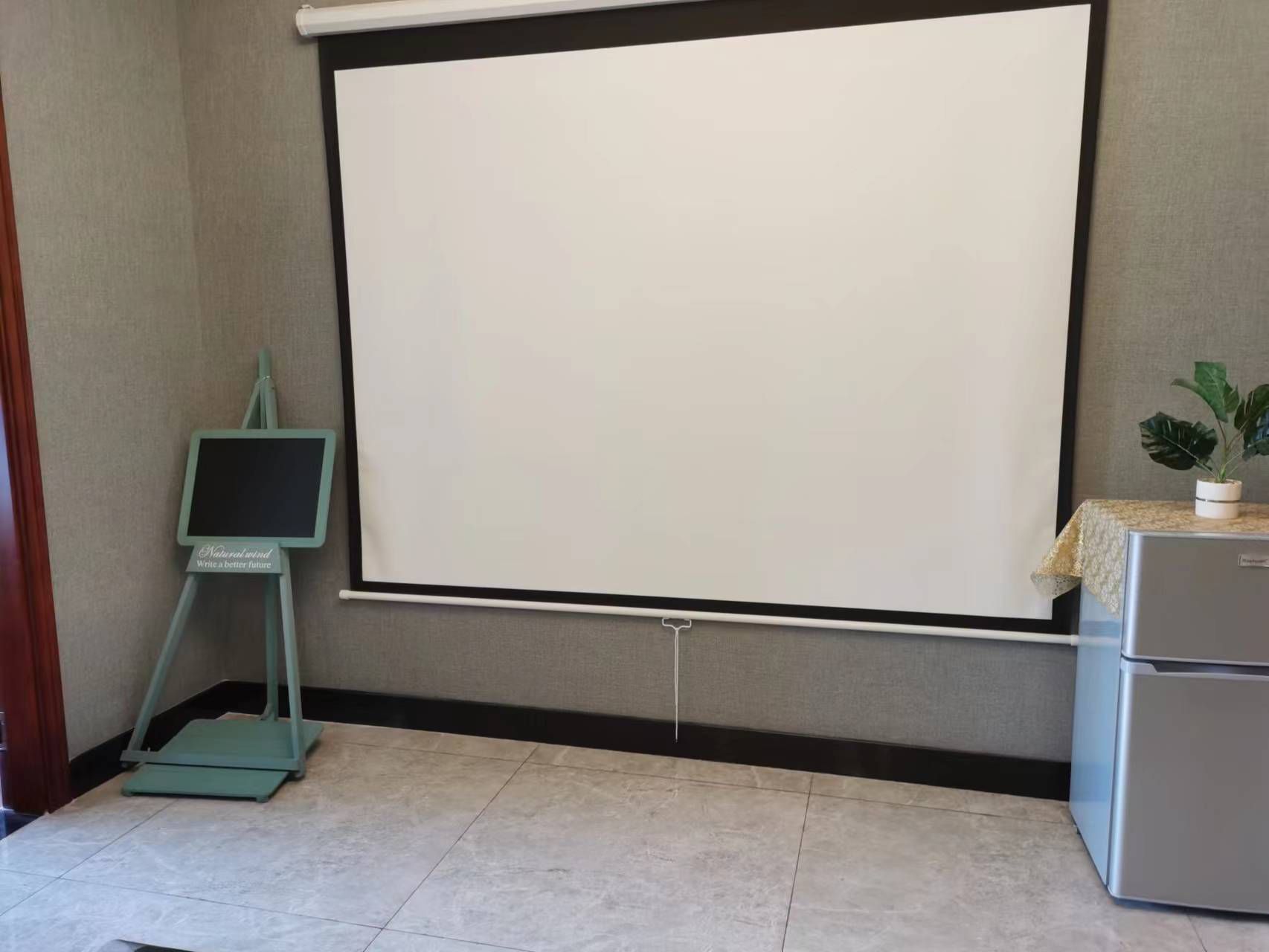 江岸公馆  1室0厅0卫   1700.00元/月室内图