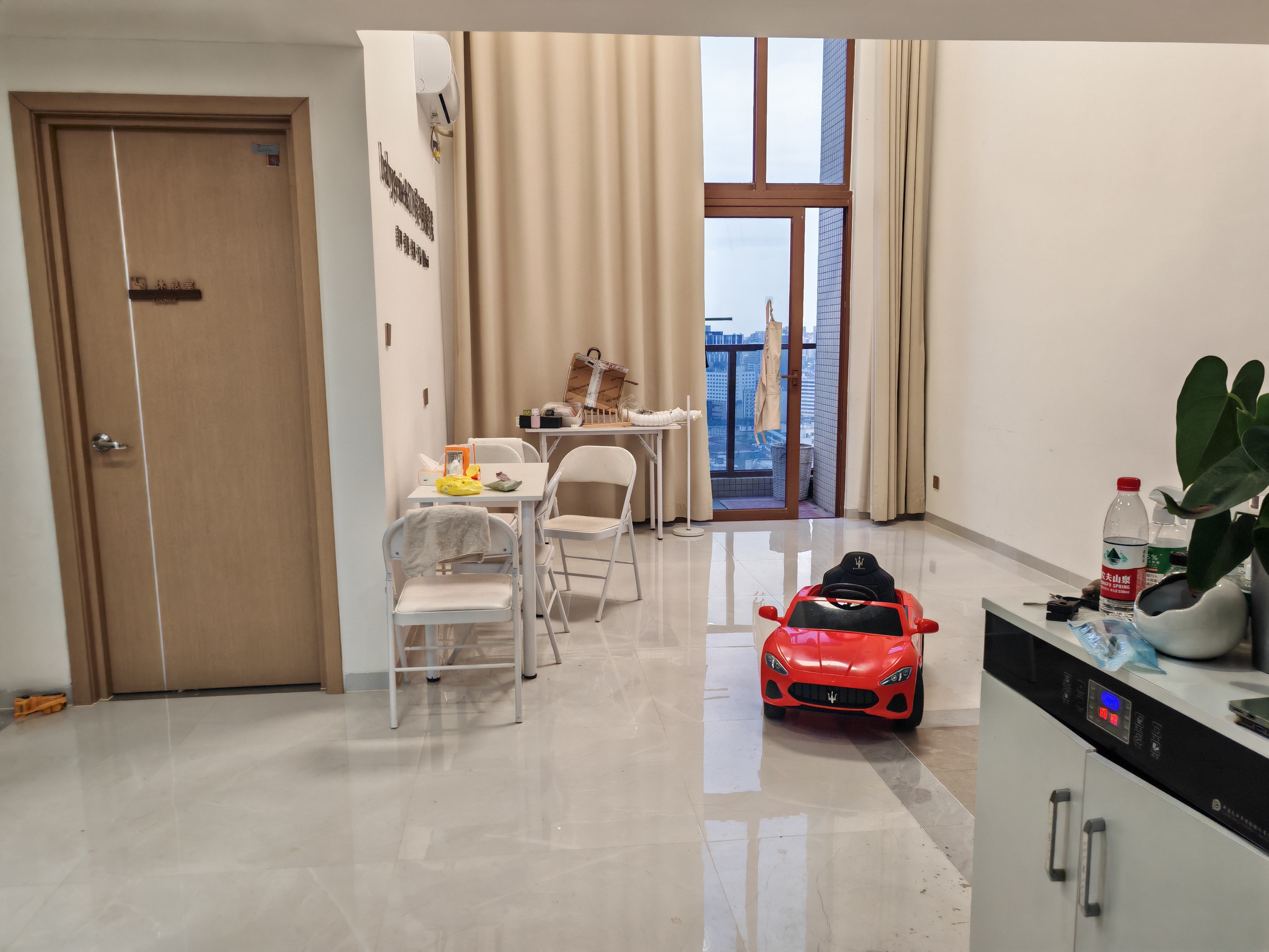 金龙城市广场二期 5室2厅2卫 6500.0元/月 金龙城市广场二期 5室2厅2卫 6500.0元/月室内图