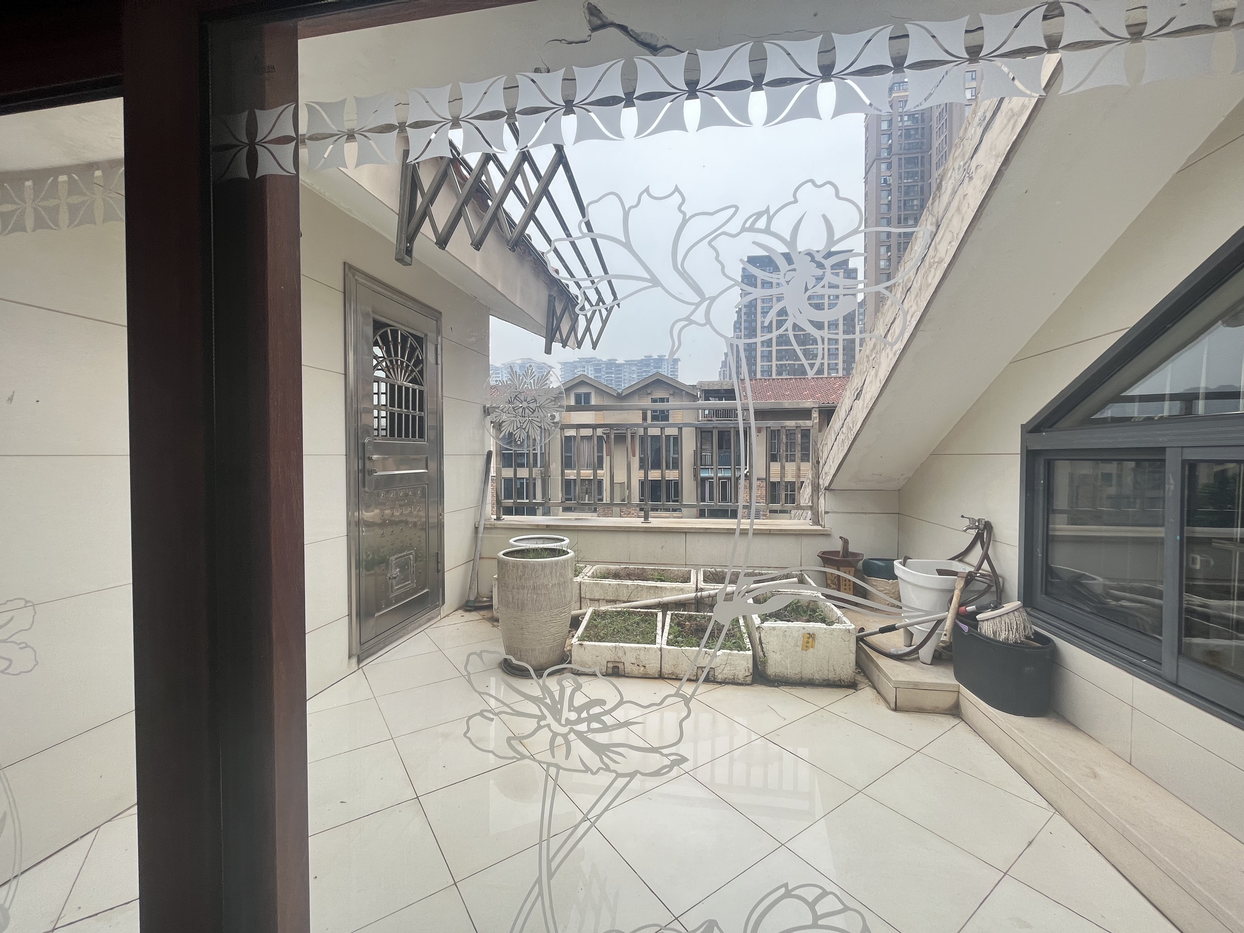 湘银星城  5室3厅4卫    288.0万 湘银星城  5室3厅4卫    288.0万室内图