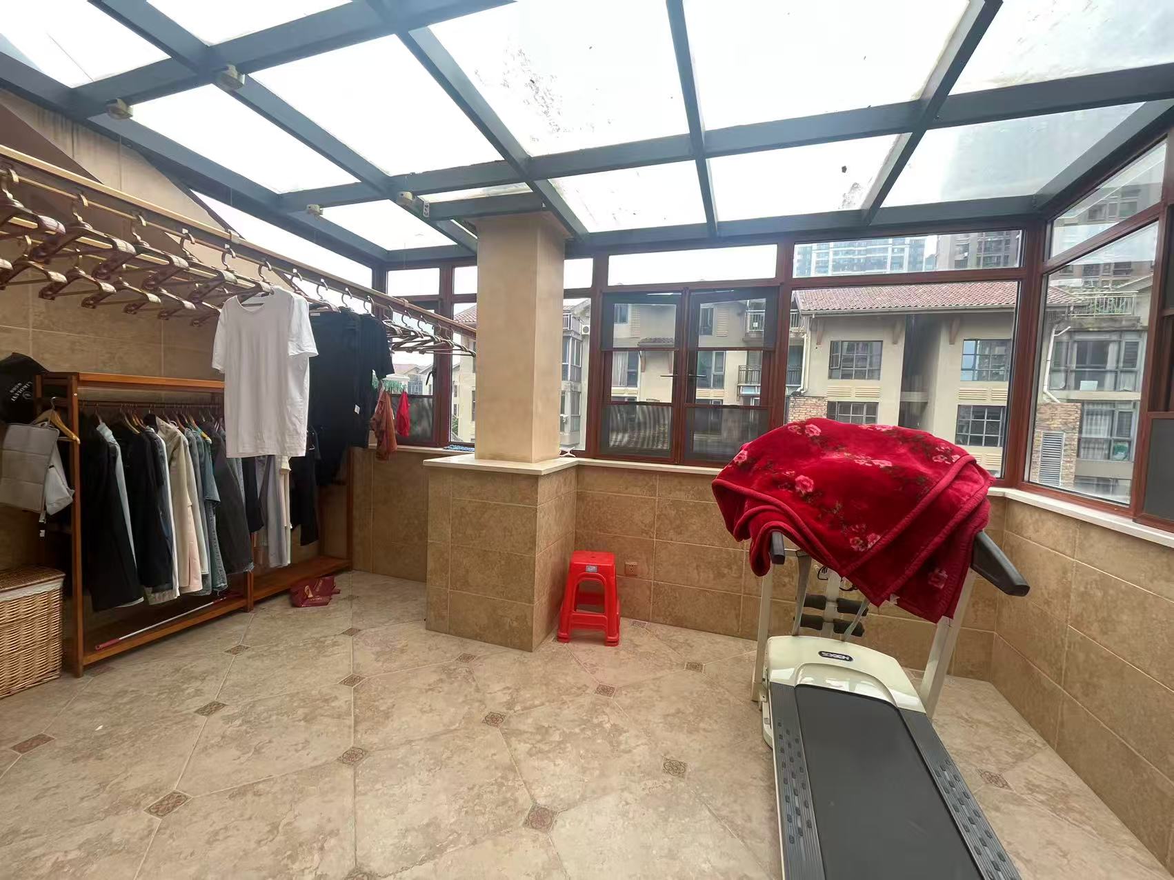 湘银星城  5室3厅4卫    288.0万 湘银星城  5室3厅4卫    288.0万室内图