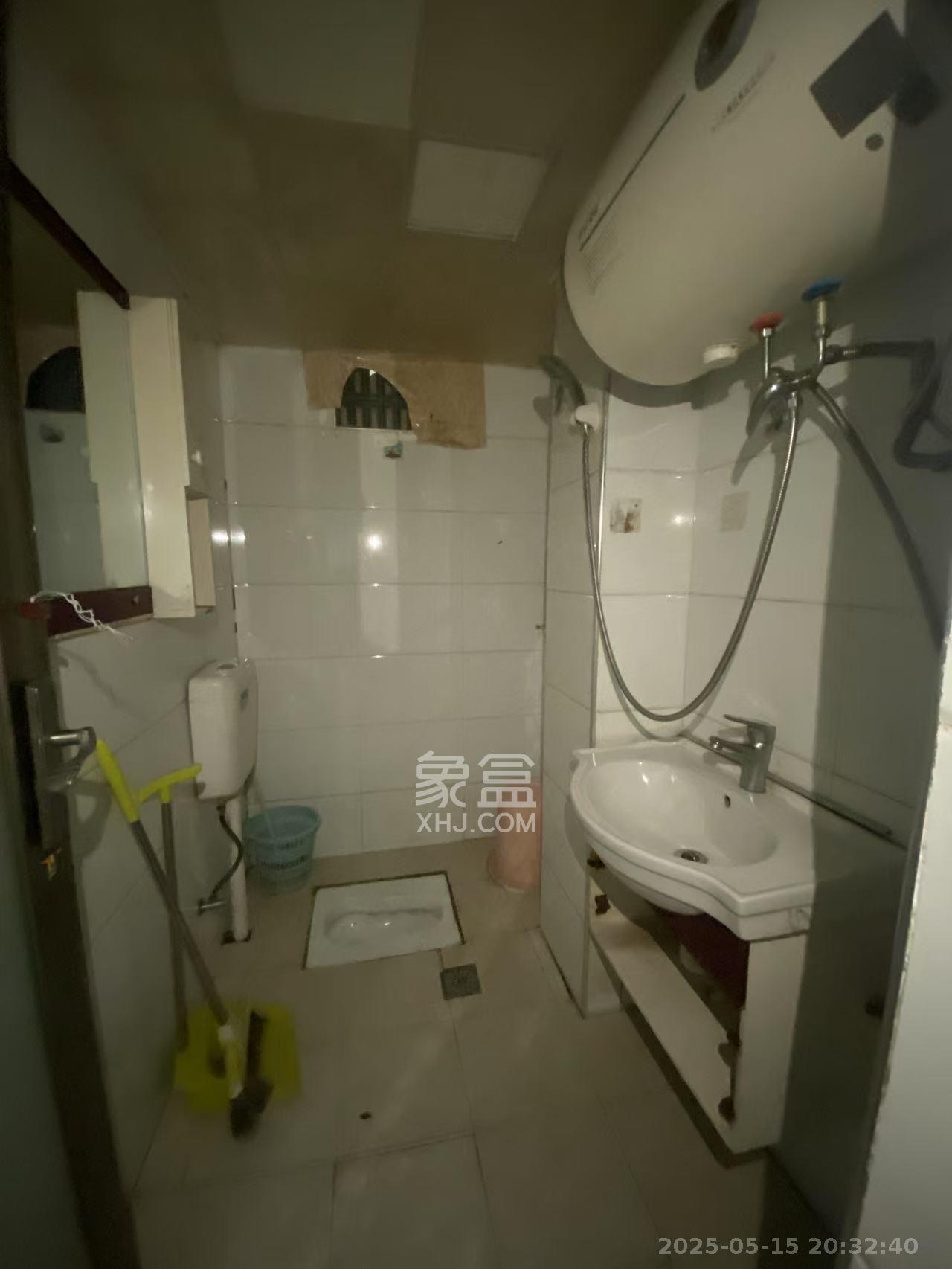 东岸梅园小区 2室1厅1卫 1100.0元/月 东岸梅园小区 2室1厅1卫 1100.0元/月室内图