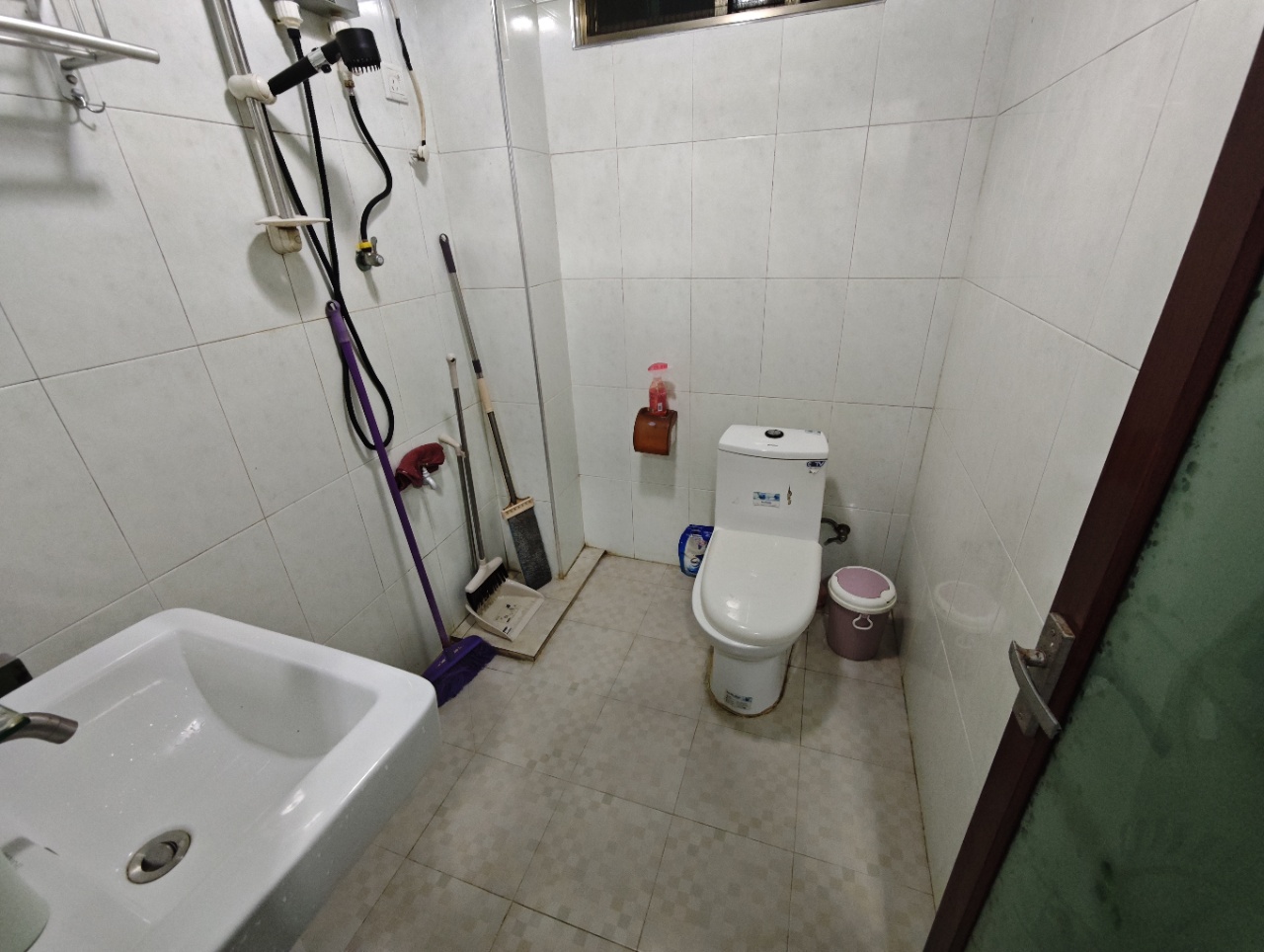 海发大厦 1室1厅1卫 1400.0元/月 海发大厦 1室1厅1卫 1400.0元/月室内图