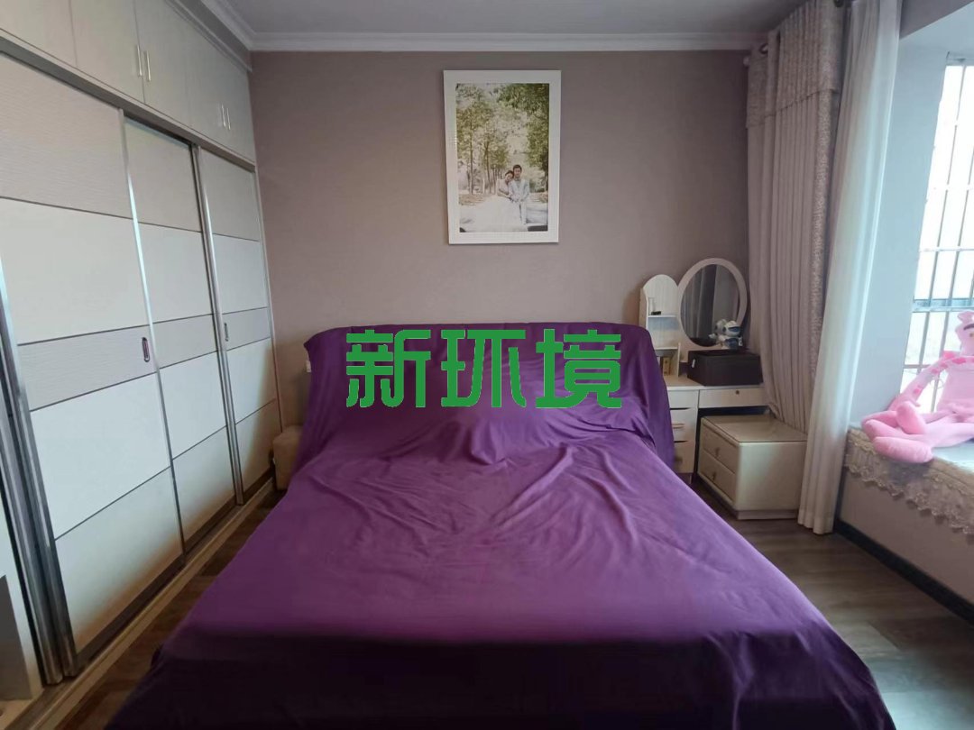 东方明珠  3室2厅2卫   79.80万客厅
