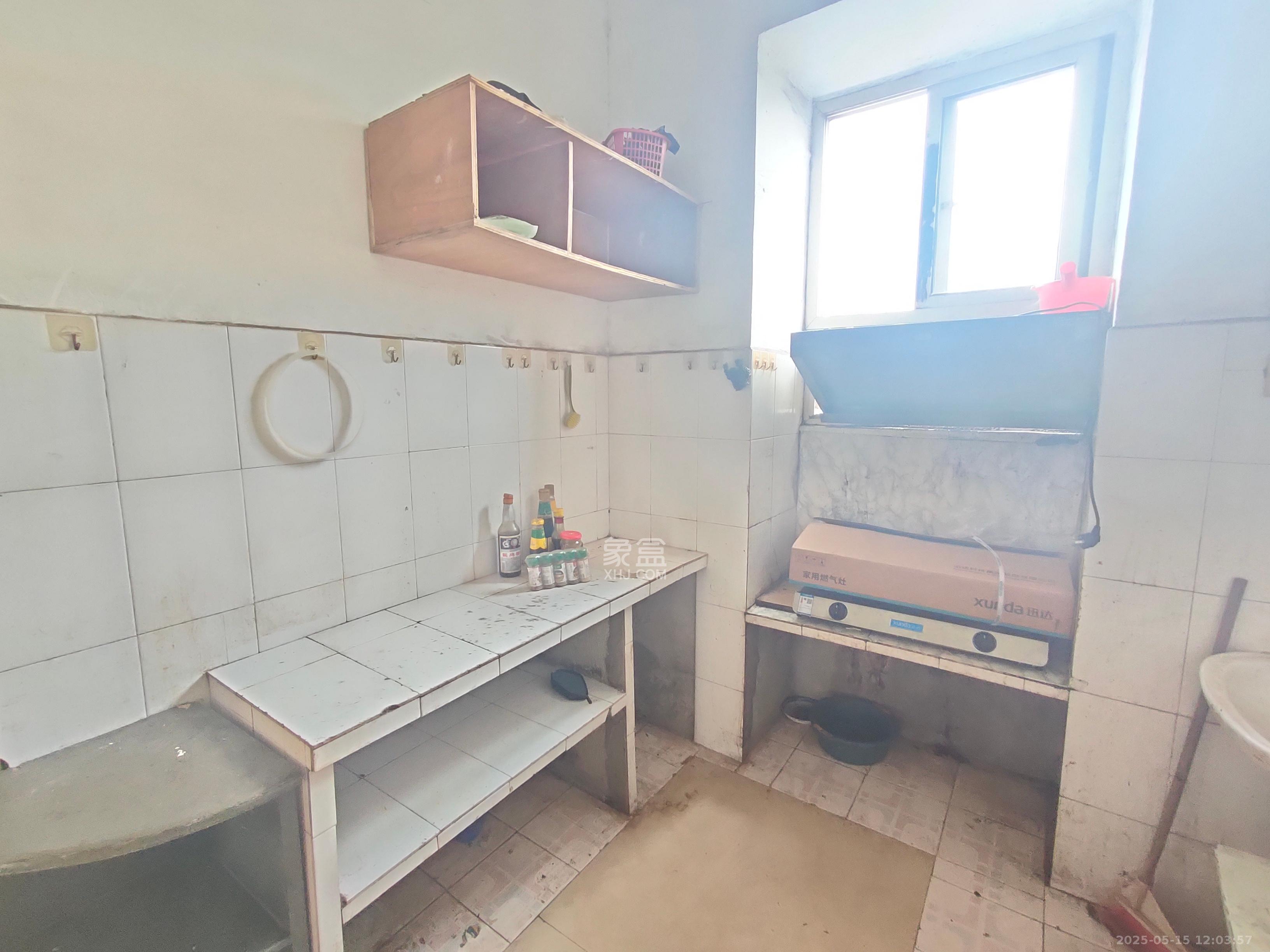 中建五局信和苑三区 2室2厅1卫 800.0元/月 中建五局信和苑三区 2室2厅1卫 800.0元/月室内图