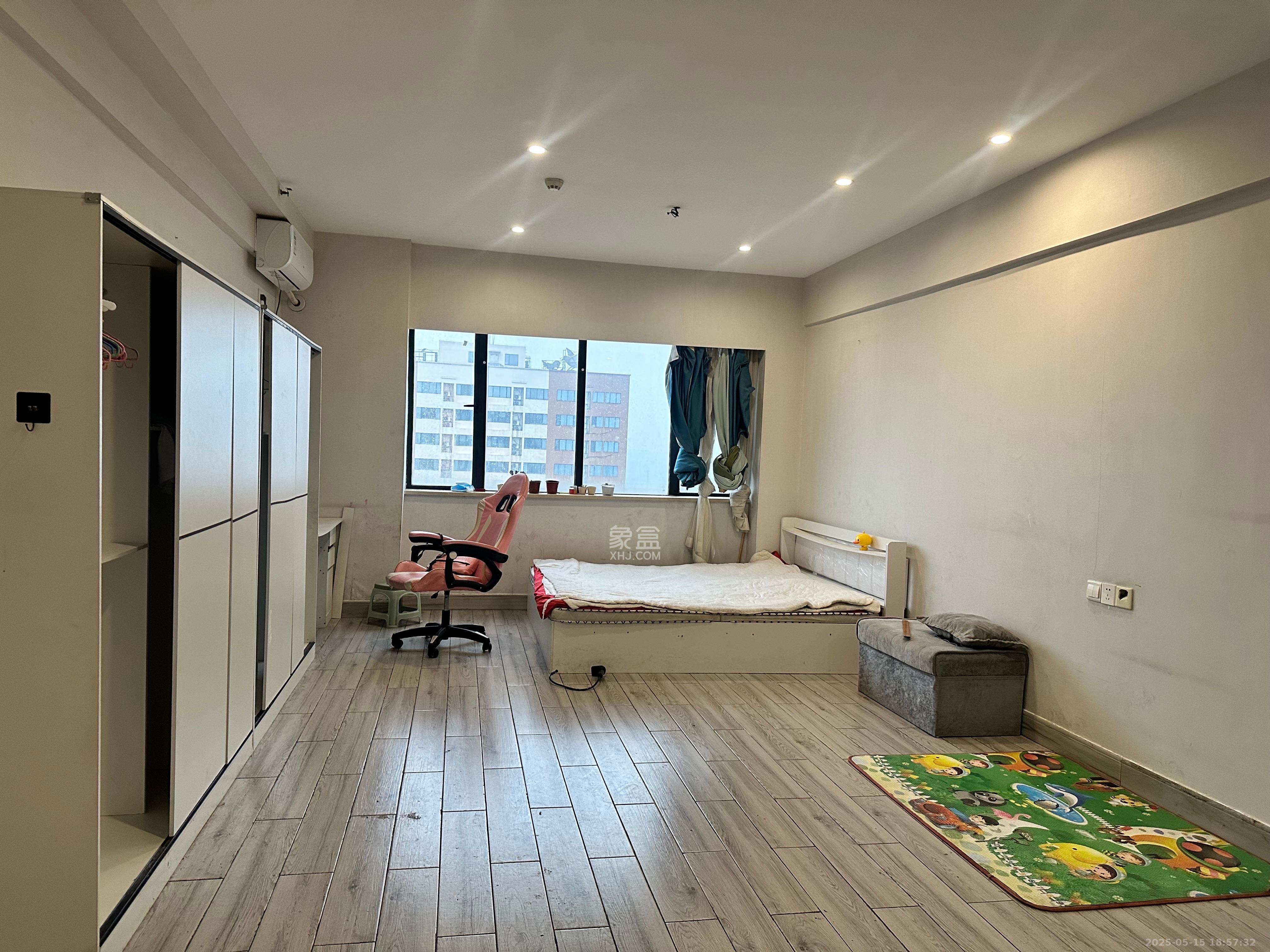 大汉金桥国际市场集群 1室0厅1卫 600.0元/月 大汉金桥国际市场集群 1室0厅1卫 600.0元/月室内图