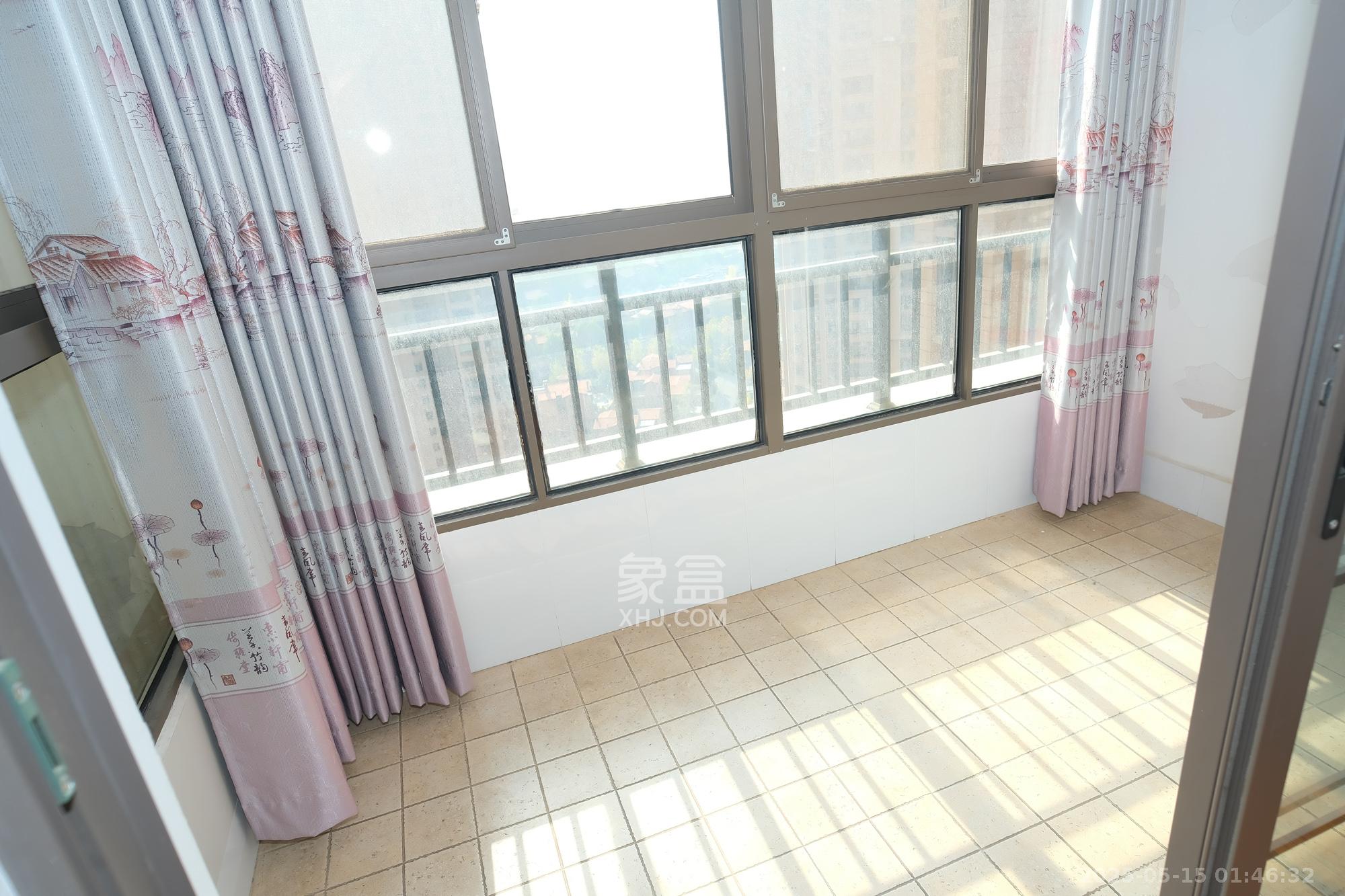 好望谷  3室2厅2卫   80.00万阳台