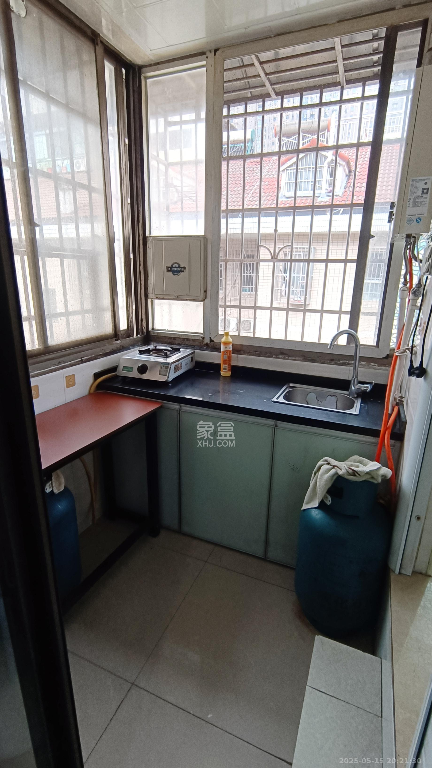 金嶺小區(qū)  1室1廳1衛(wèi)   1200.00元/月室內圖