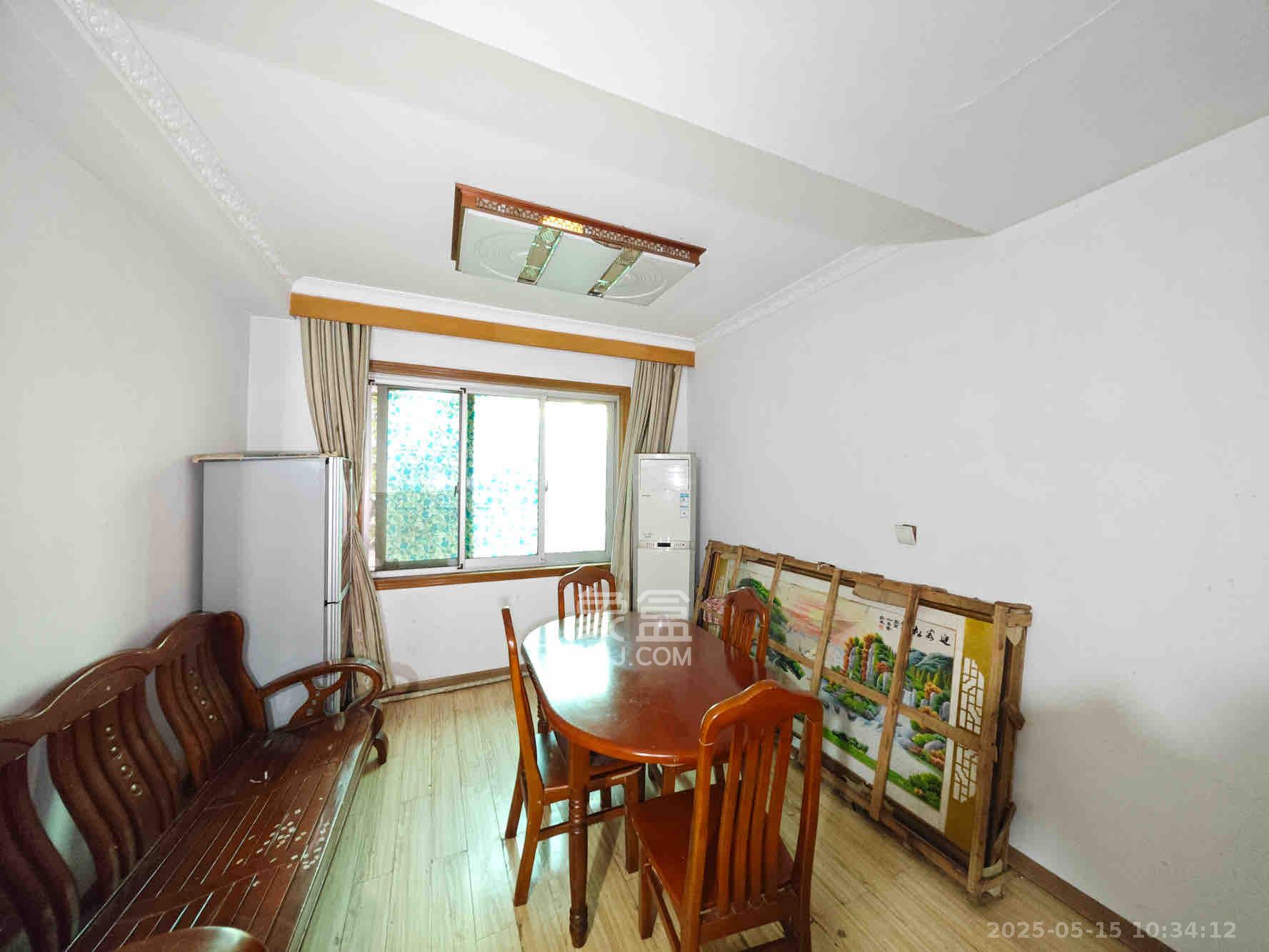 输变电局宿舍  1室2厅1卫    1200.0元/月 输变电局宿舍  1室2厅1卫    1200.0元/月室内图