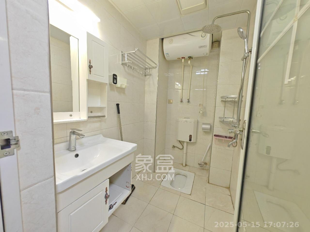 达美D6区  1室1厅1卫   1300.00元/月室内图