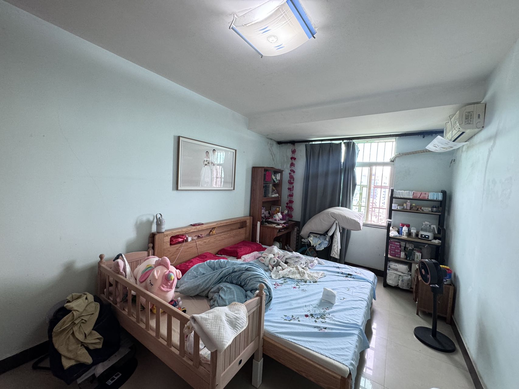 汇亘大厦 3室2厅1卫 90.0万 汇亘大厦 3室2厅1卫 90.0万客厅