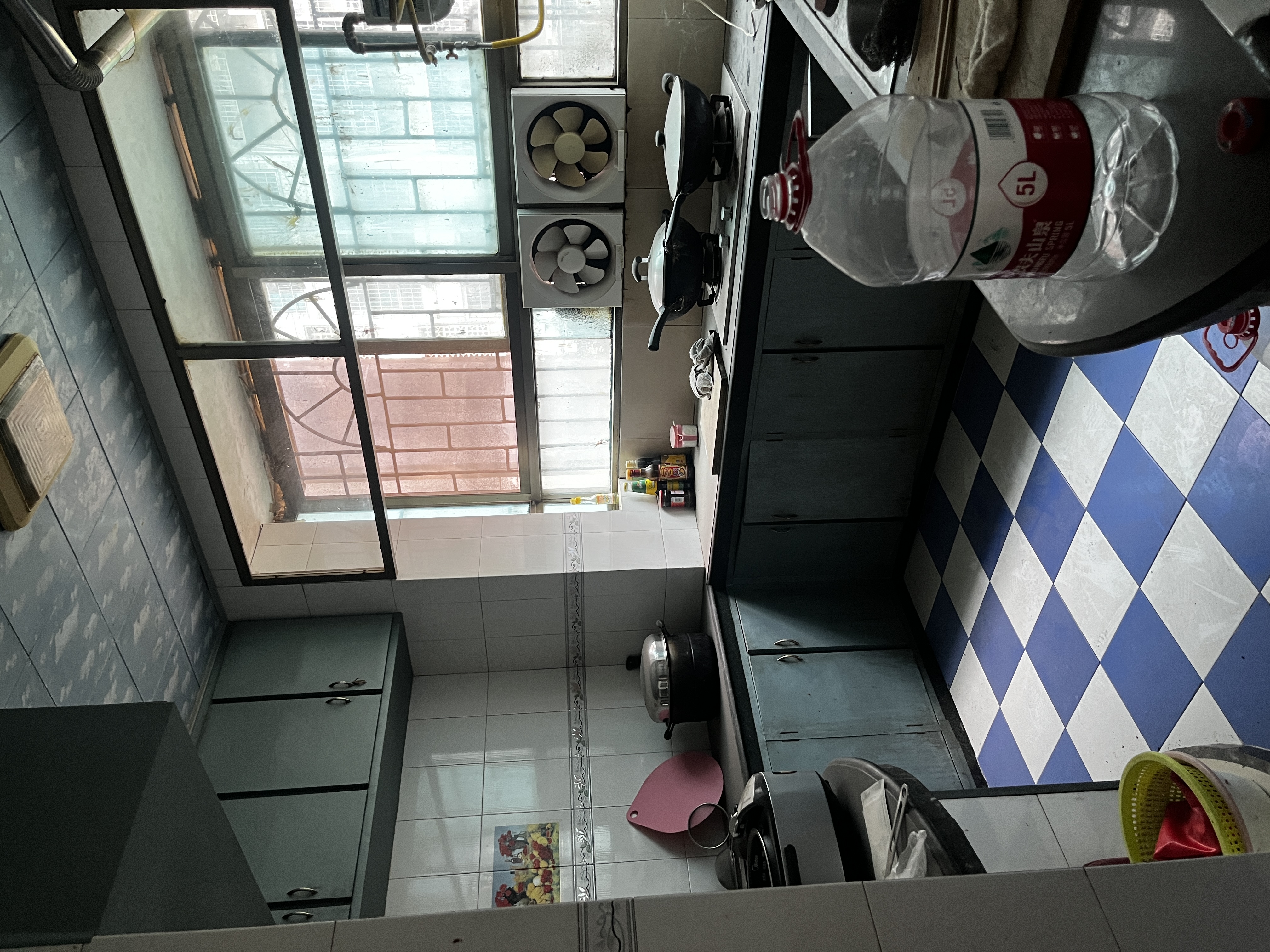 娄底市政生活小区 3室2厅2卫 45.0万 娄底市政生活小区 3室2厅2卫 45.0万客厅