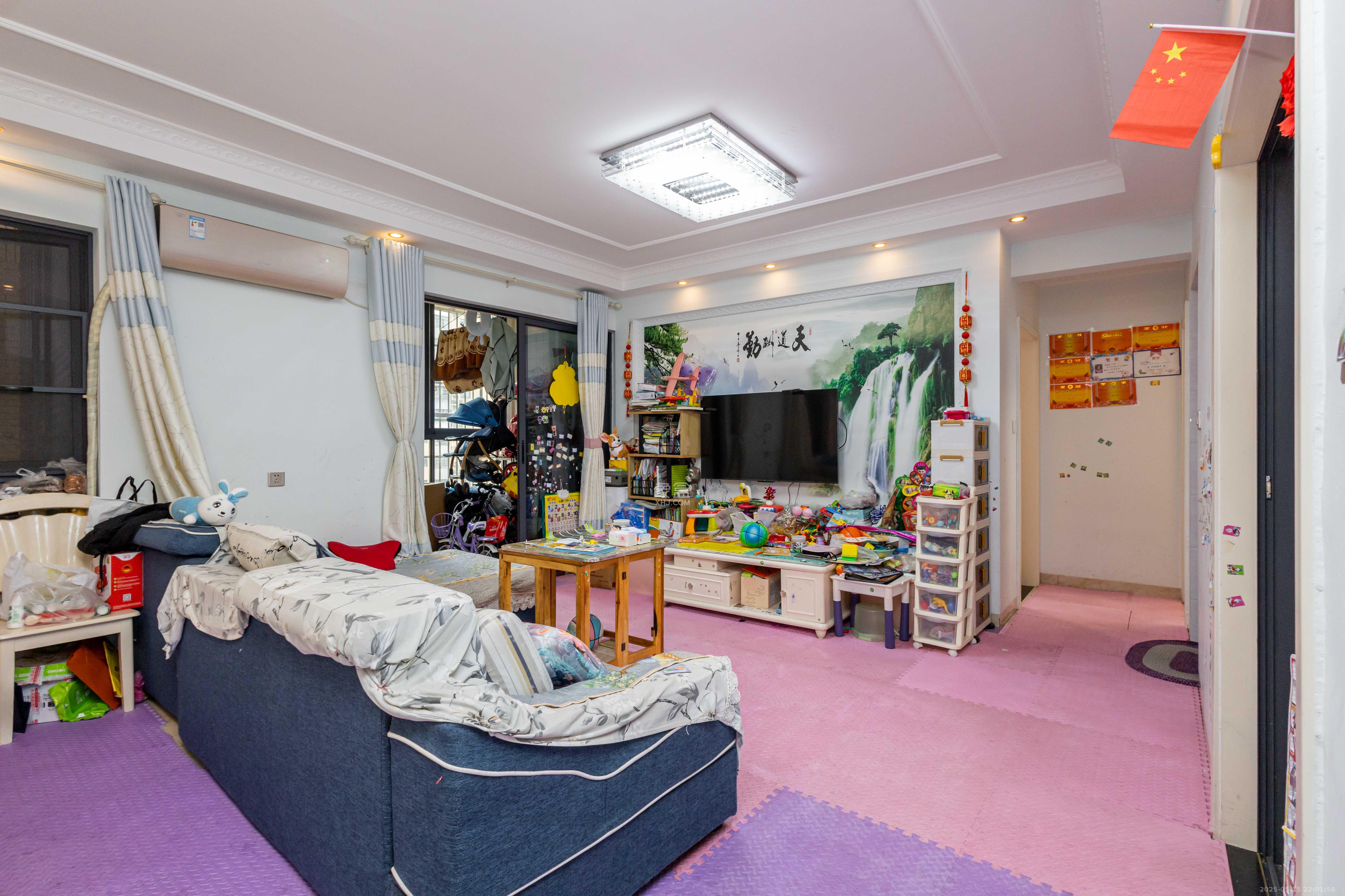 中国铁建国际城二期 3室2厅1卫 59.8万 中国铁建国际城二期 3室2厅1卫 59.8万客厅