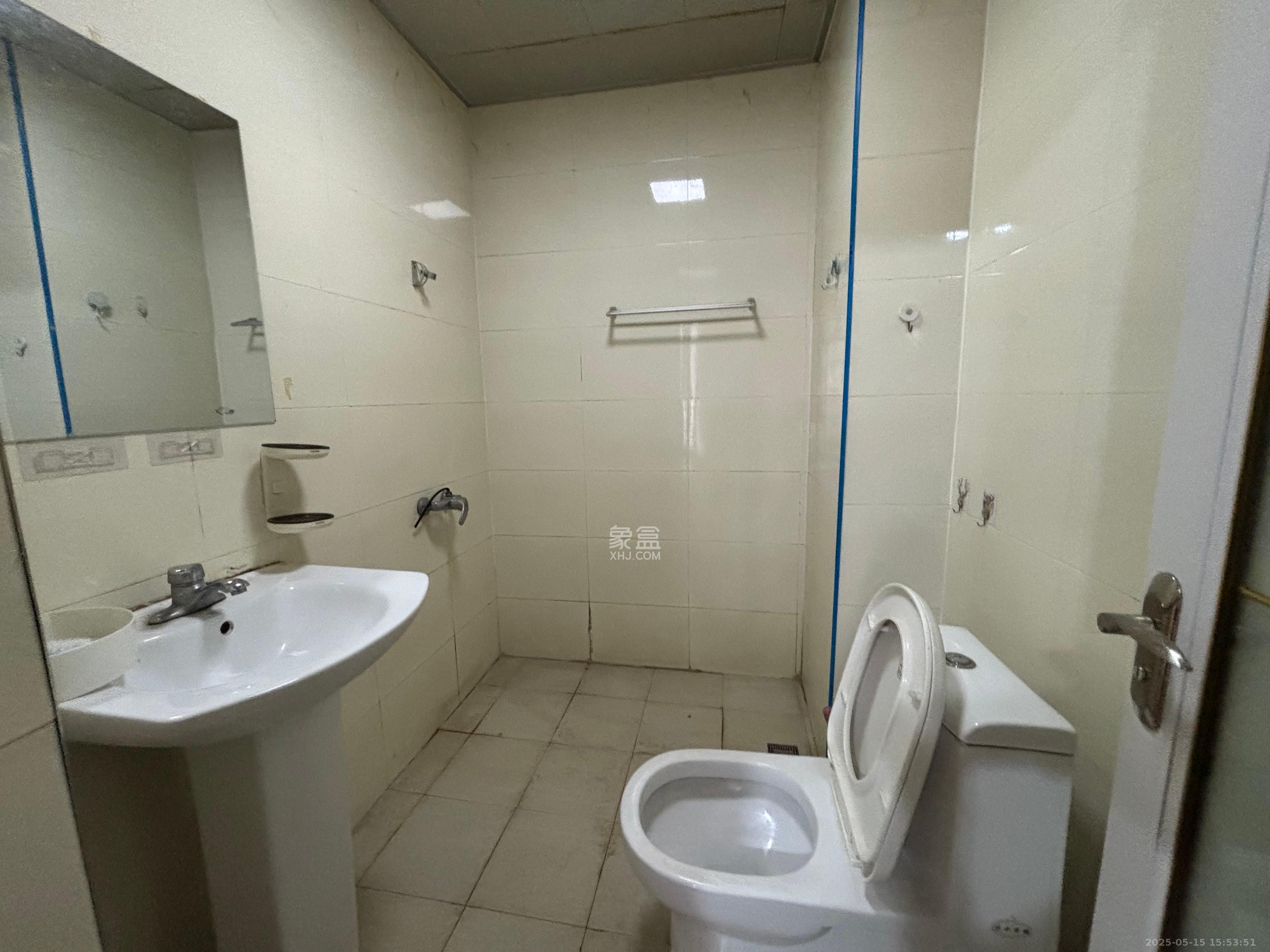 阳光锦城  3室2厅2卫    2800.0元/月室内图