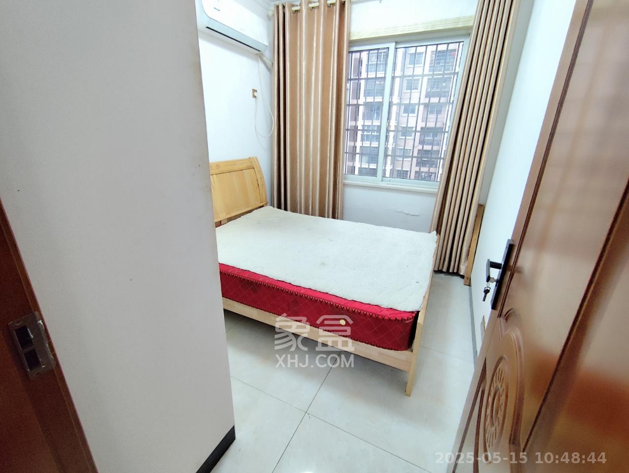 和润园一、二期 3室2厅1卫 2000.0元/月 和润园一、二期 3室2厅1卫 2000.0元/月室内图