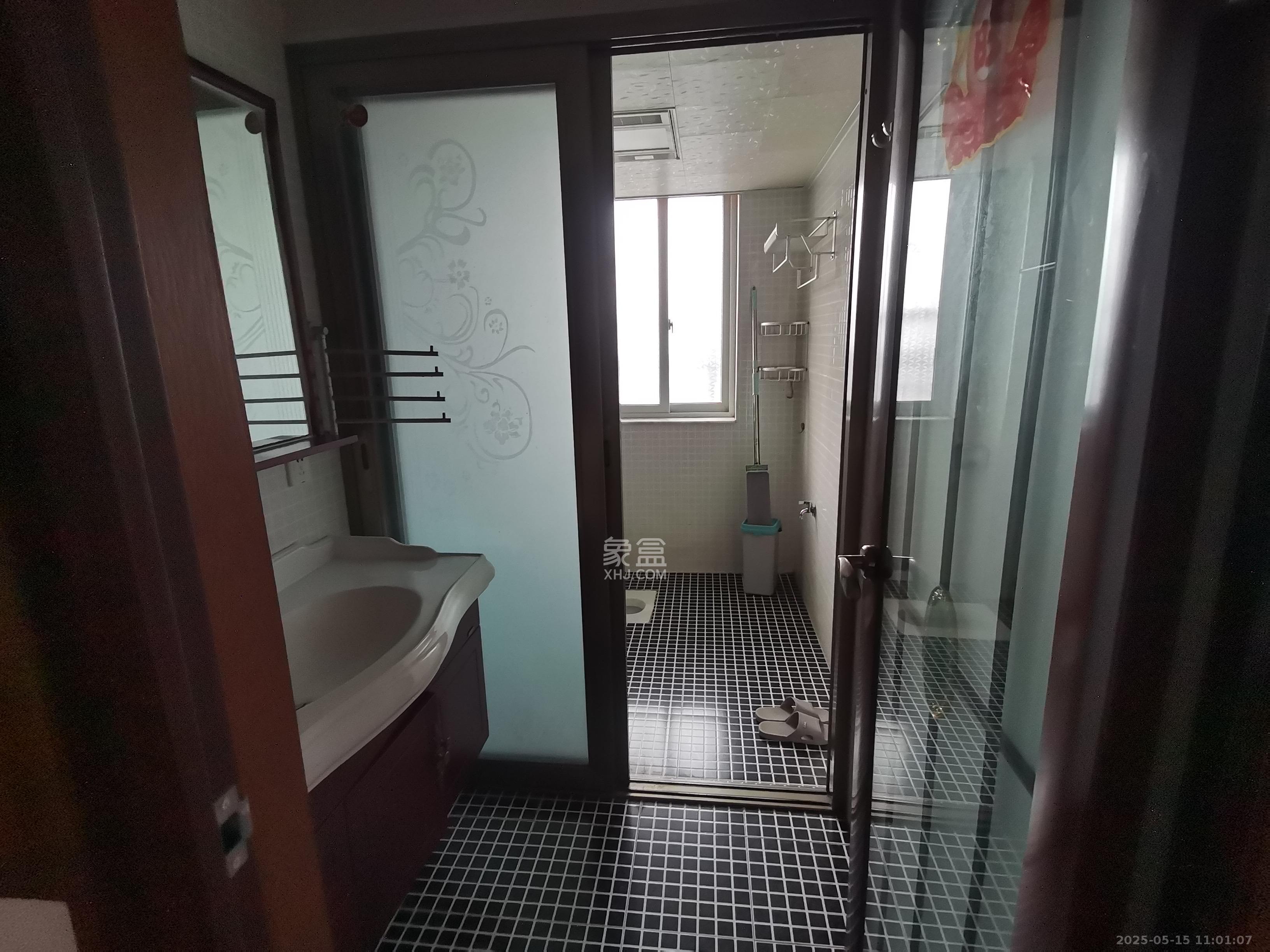 世景华庭 4室2厅2卫 2200.0元/月 世景华庭 4室2厅2卫 2200.0元/月室内图