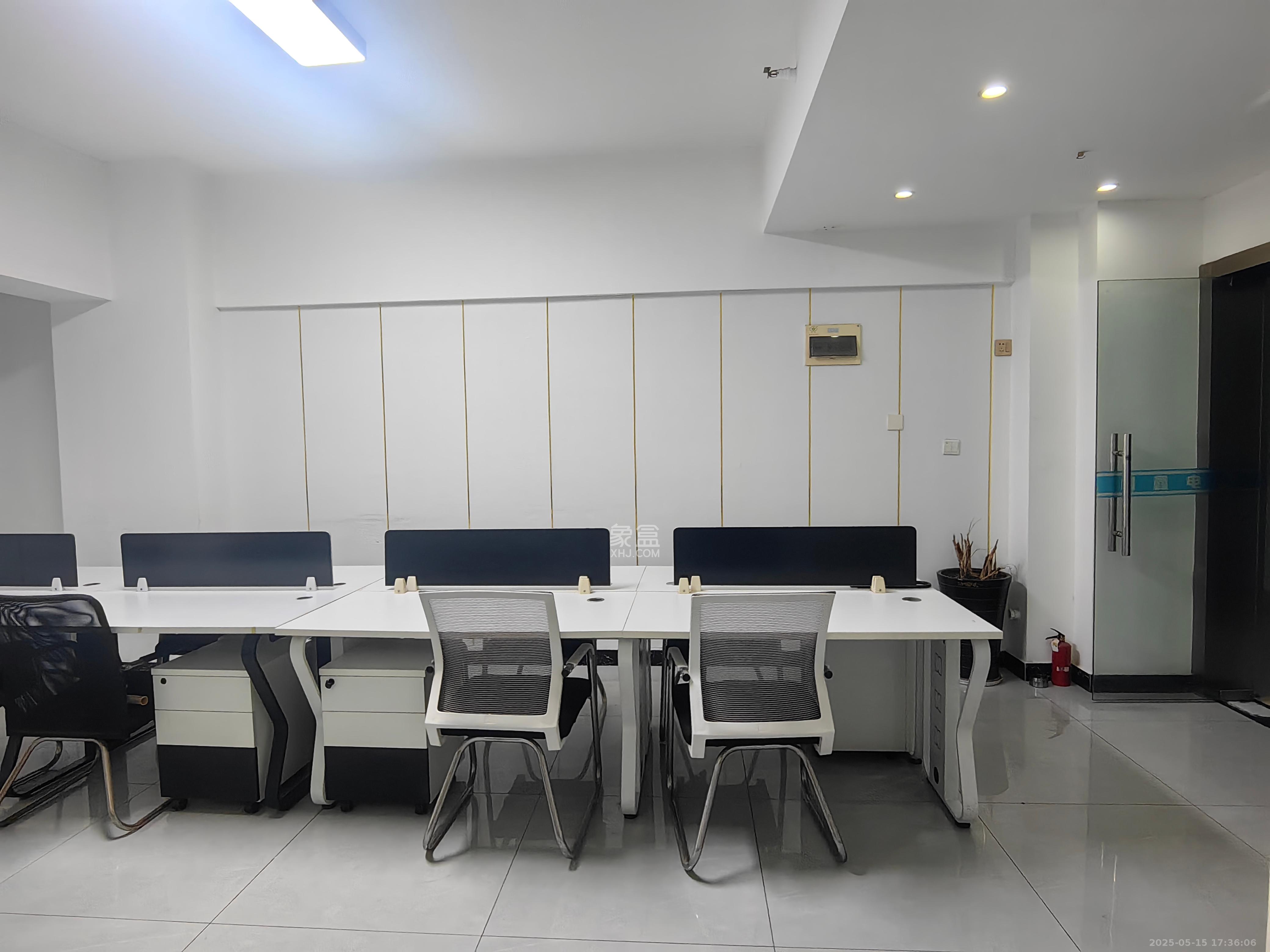 MOMA当代广场 2室1厅1卫 2400.0元/月 MOMA当代广场 2室1厅1卫 2400.0元/月室内图