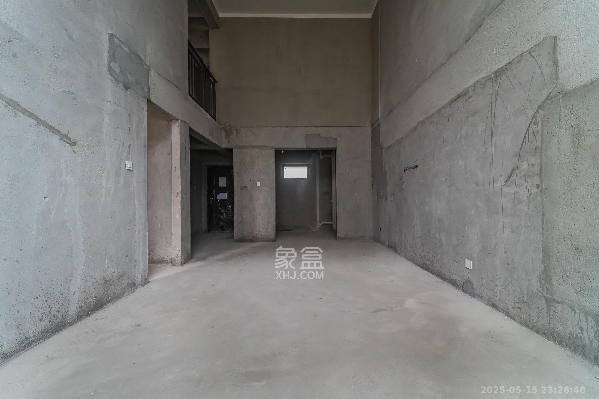 星湖湾二期高层  4室2厅2卫    100.0万 星湖湾二期高层  4室2厅2卫    100.0万客厅