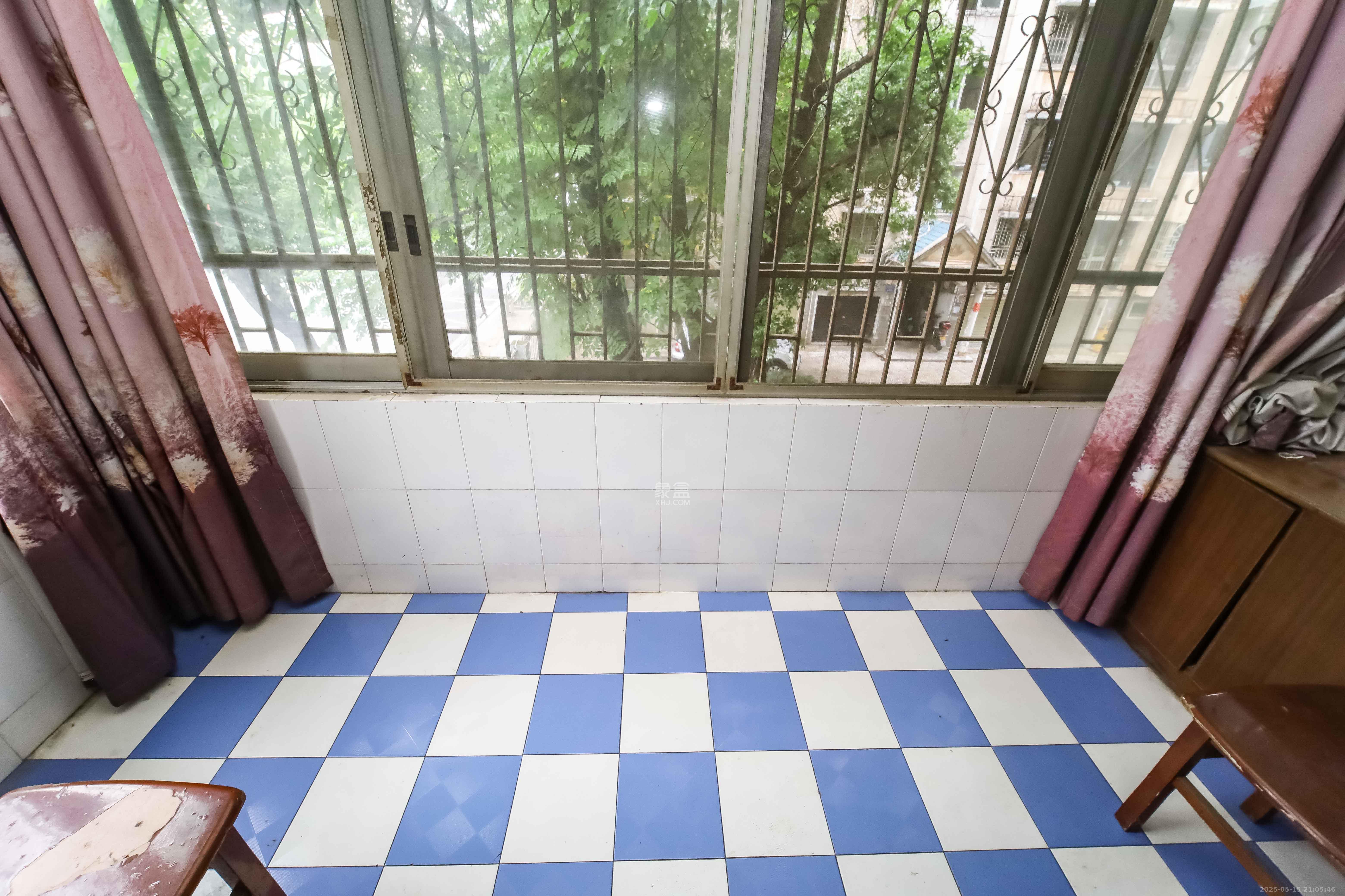 新世纪家园  2室2厅1卫    58.0万 新世纪家园  2室2厅1卫    58.0万阳台