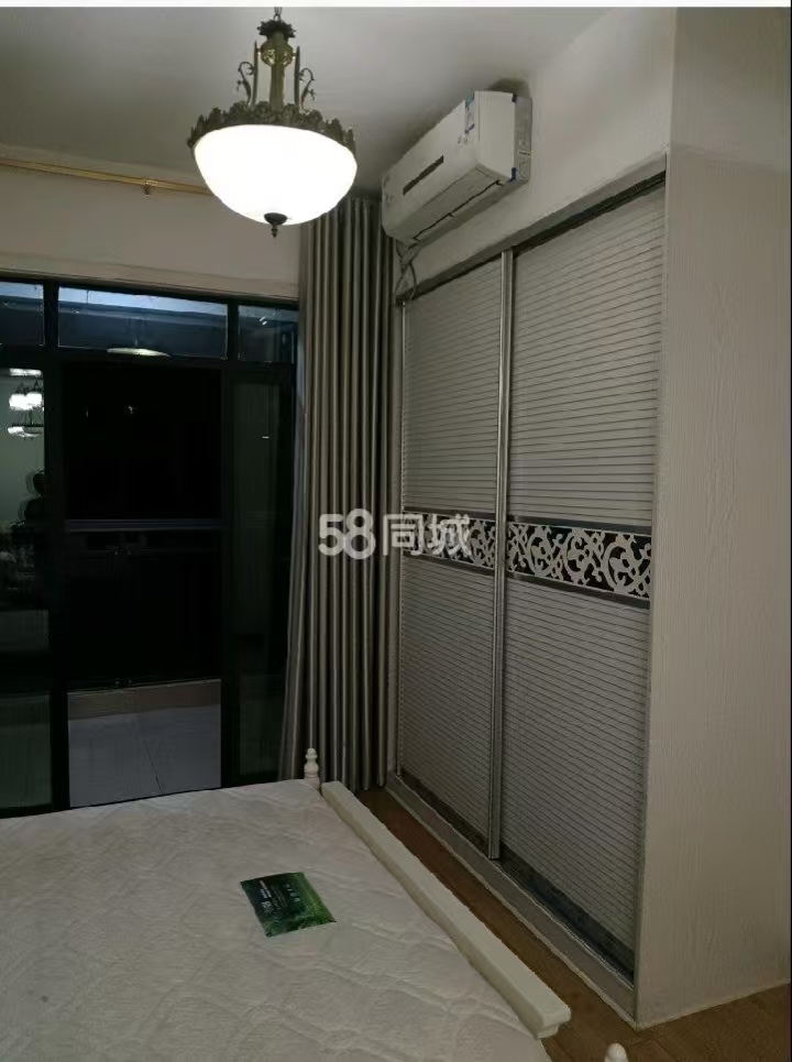 水映豪廷（一，二，三期）  1室1厅1卫   1400.00元/月室内图