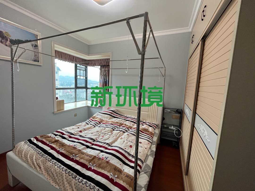 东方明珠  3室2厅2卫   59.00万客厅