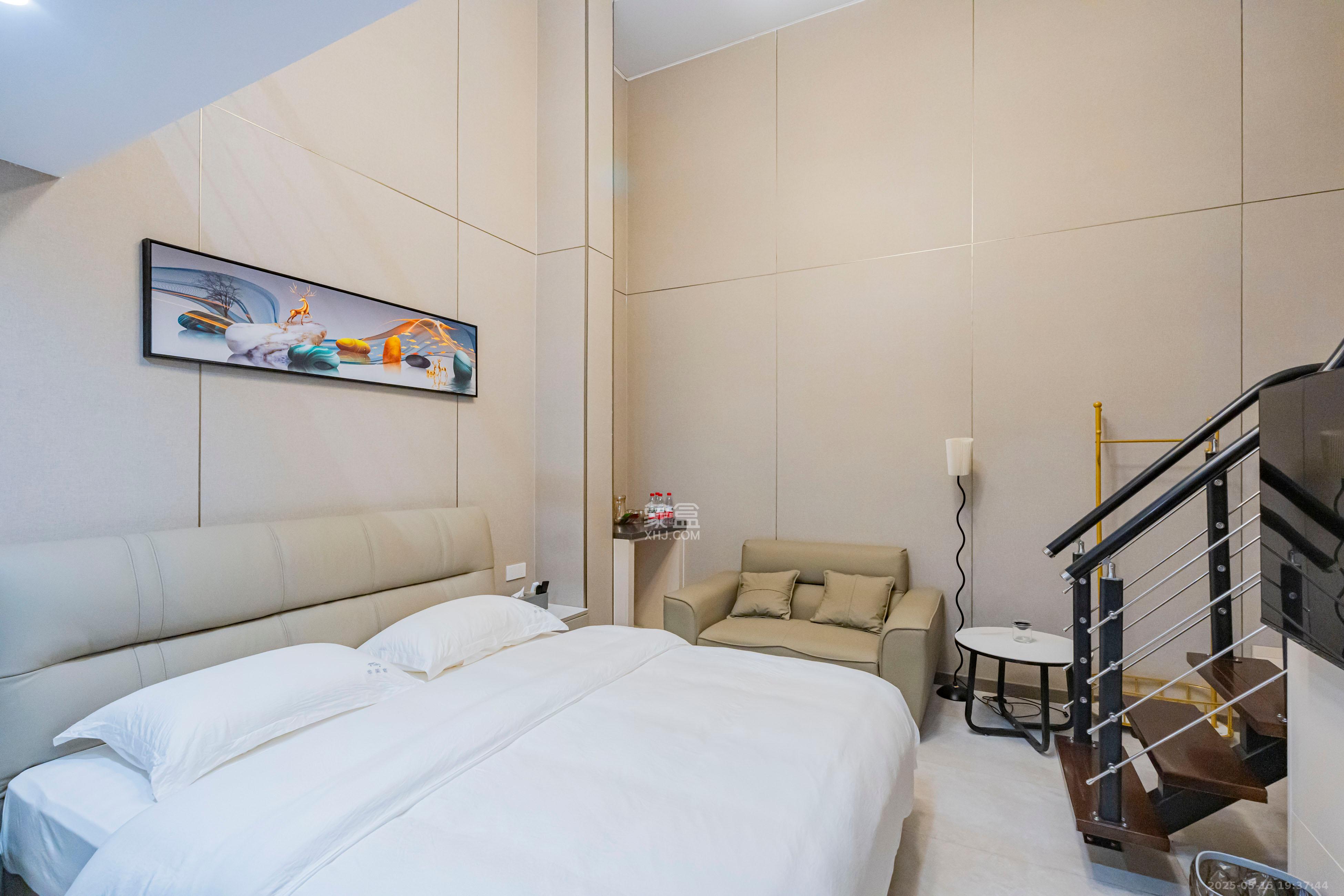 万煦园  10室3厅10卫    400.0万 万煦园  10室3厅10卫    400.0万卧室