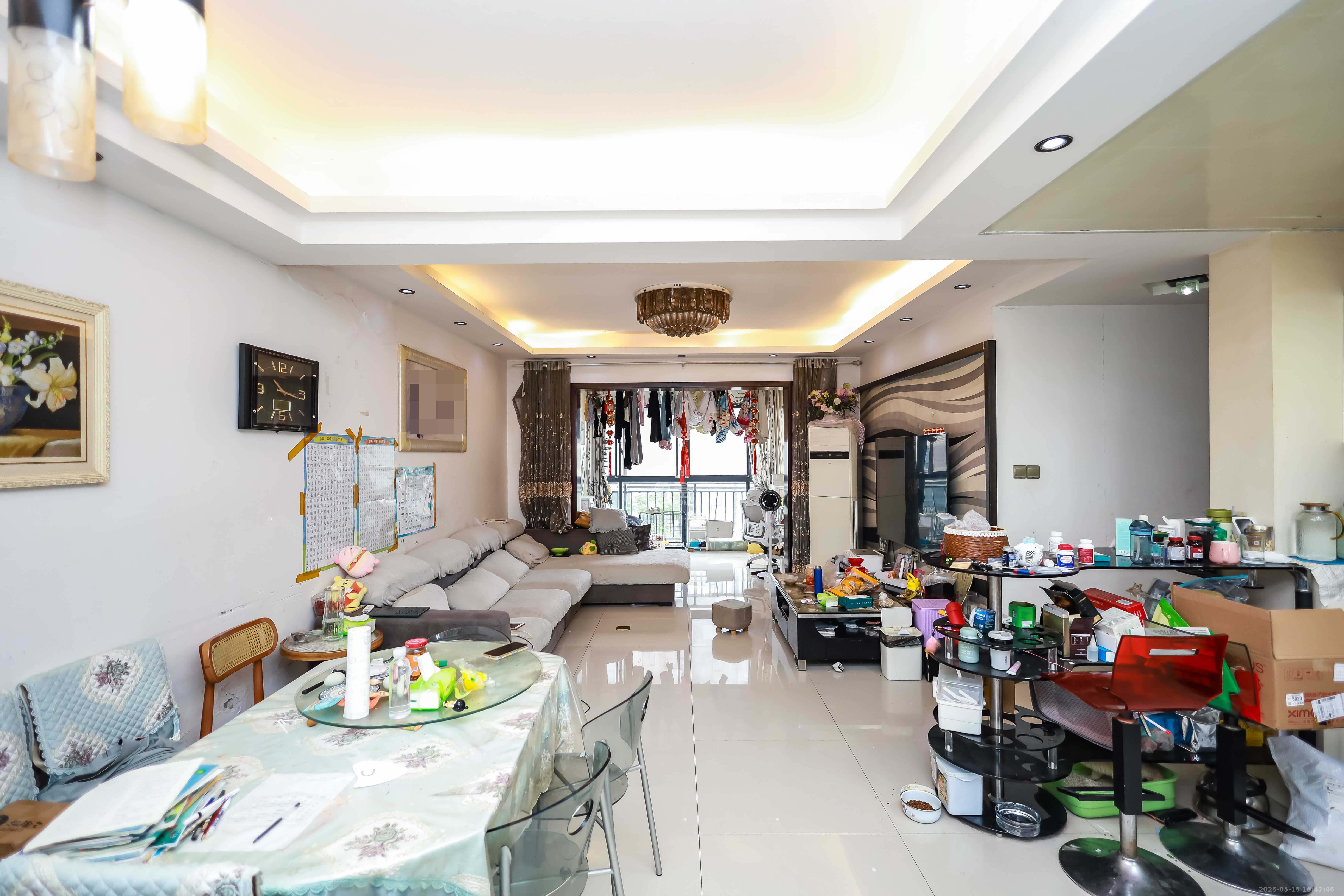 莱茵城  3室2厅2卫    95.8万 莱茵城  3室2厅2卫    95.8万客厅