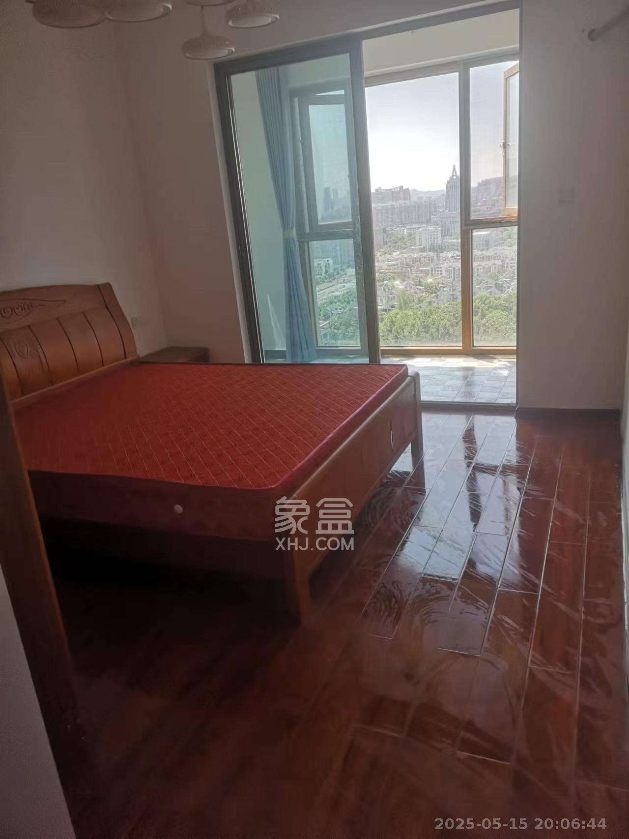 八方小区B区  3室2厅2卫   4000.00元/月室内图