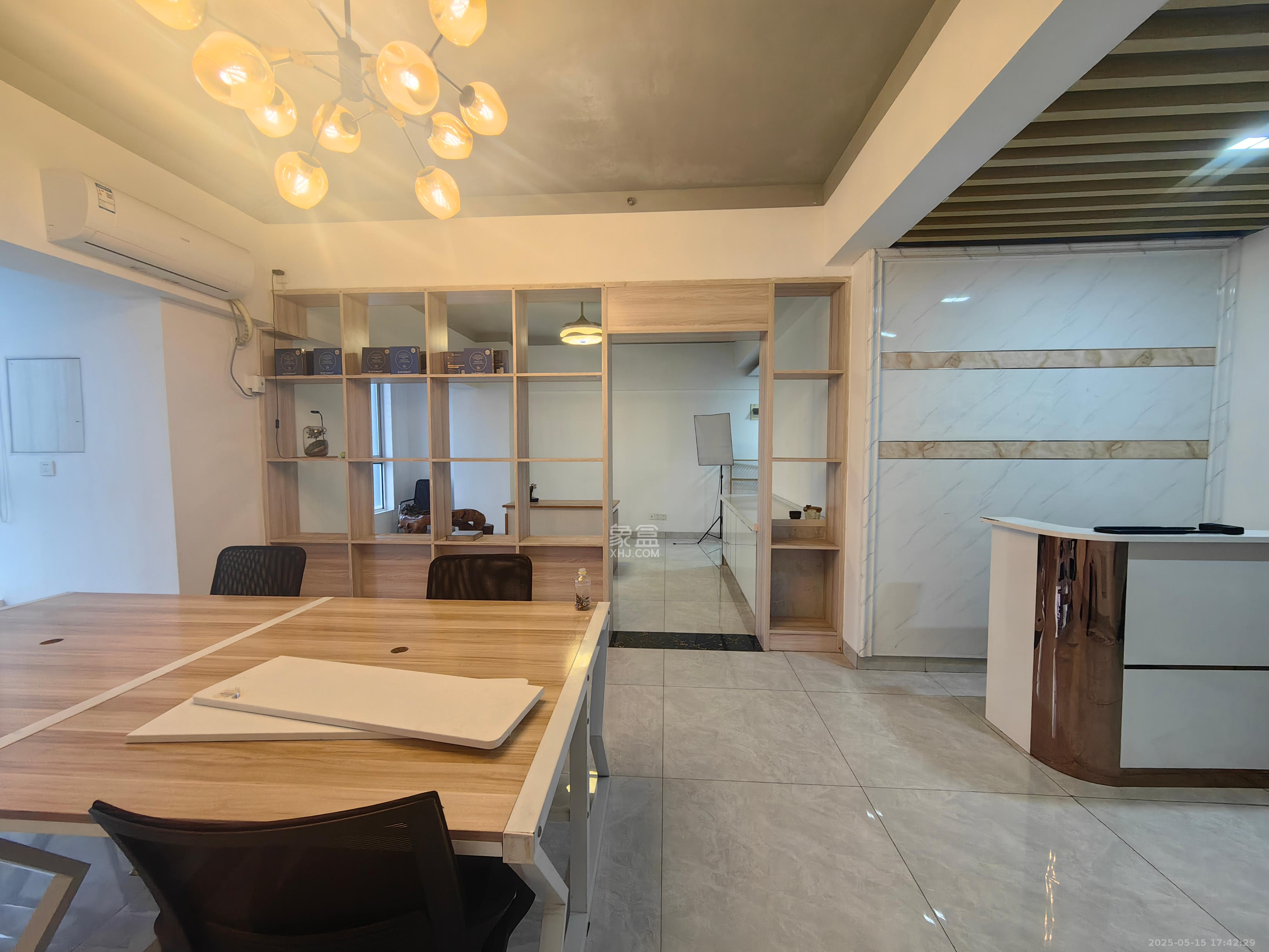 MOMA当代广场  2室1厅1卫    2200.0元/月 MOMA当代广场  2室1厅1卫    2200.0元/月室内图