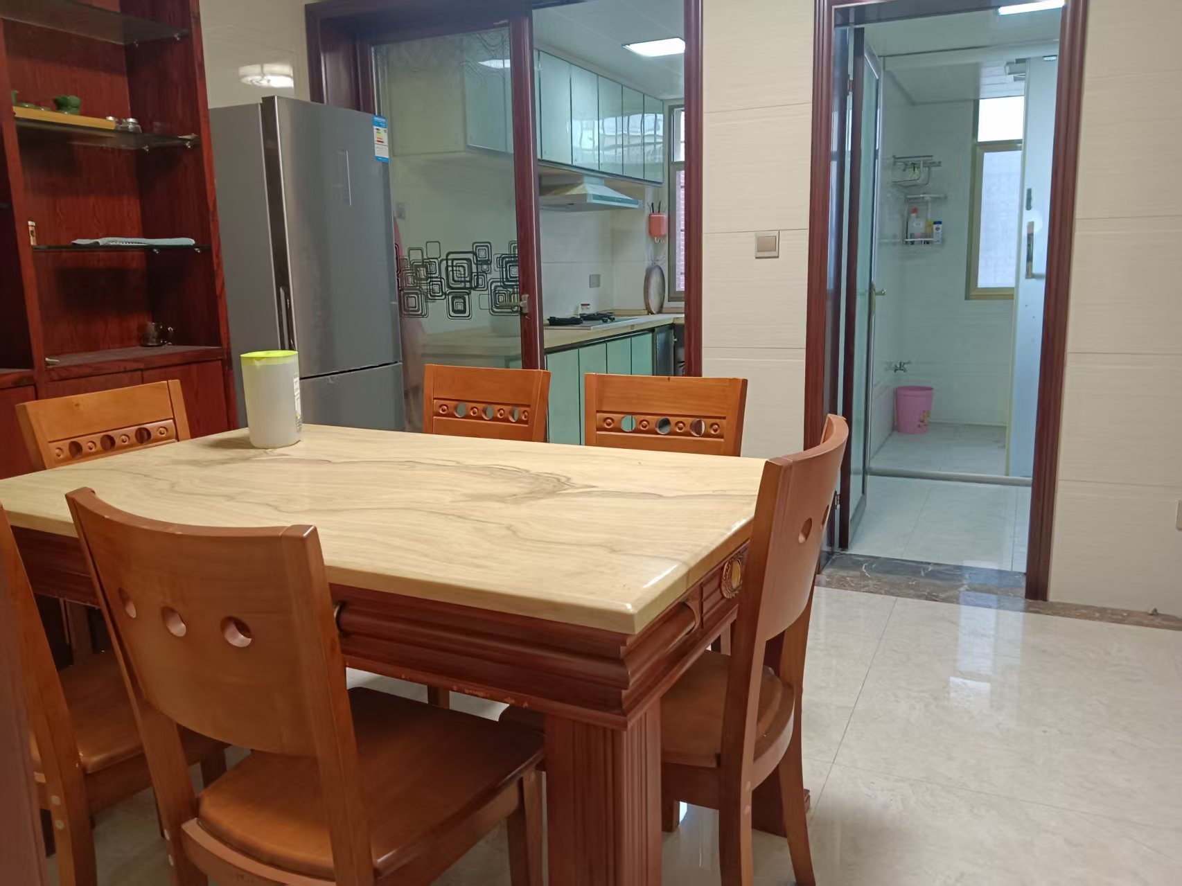 雅士林安置房 3室2厅2卫 1400.0元/月 雅士林安置房 3室2厅2卫 1400.0元/月室内图