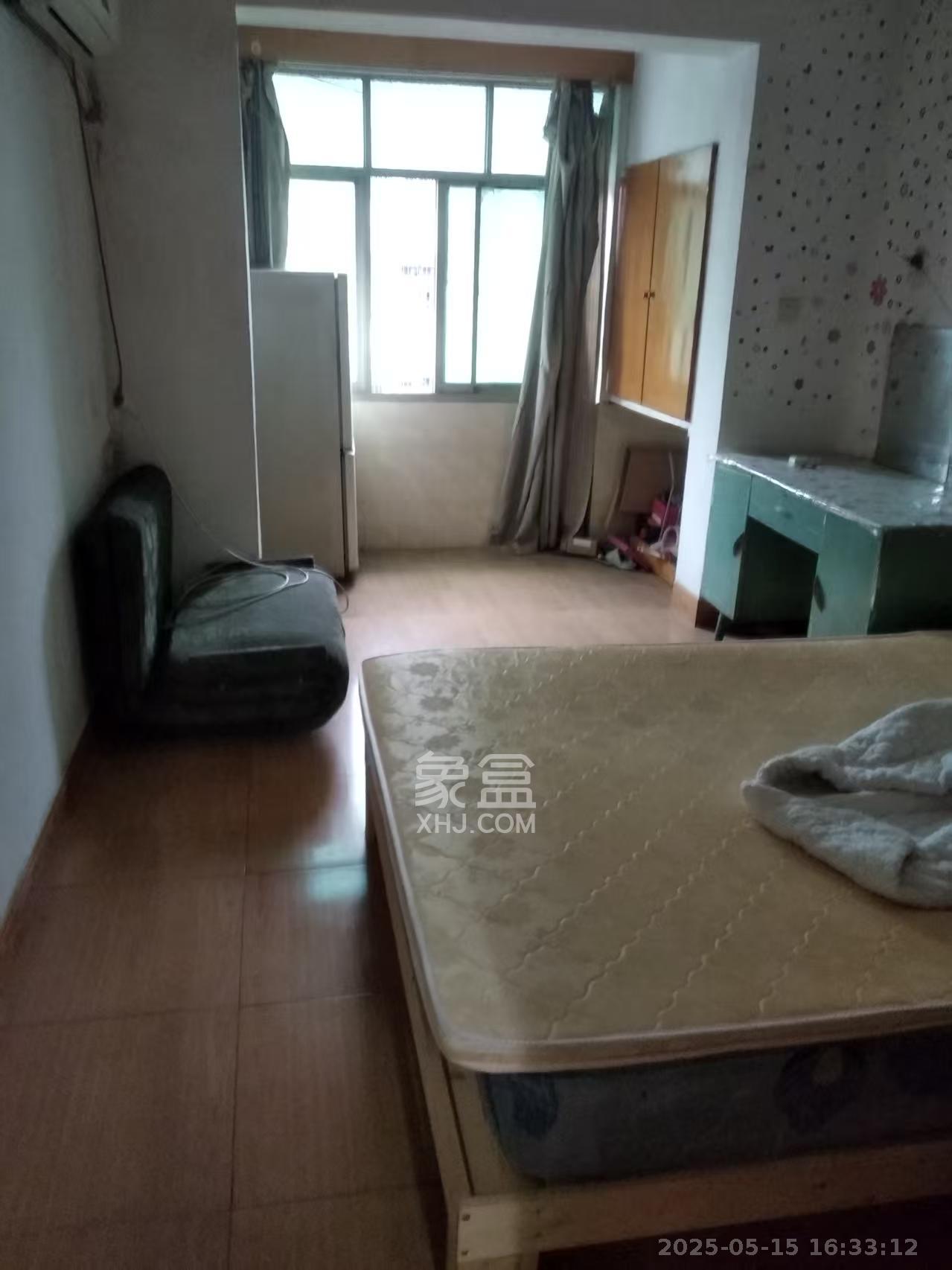 解放四村石子冲 2室1厅1卫 1200.0元/月 解放四村石子冲 2室1厅1卫 1200.0元/月室内图