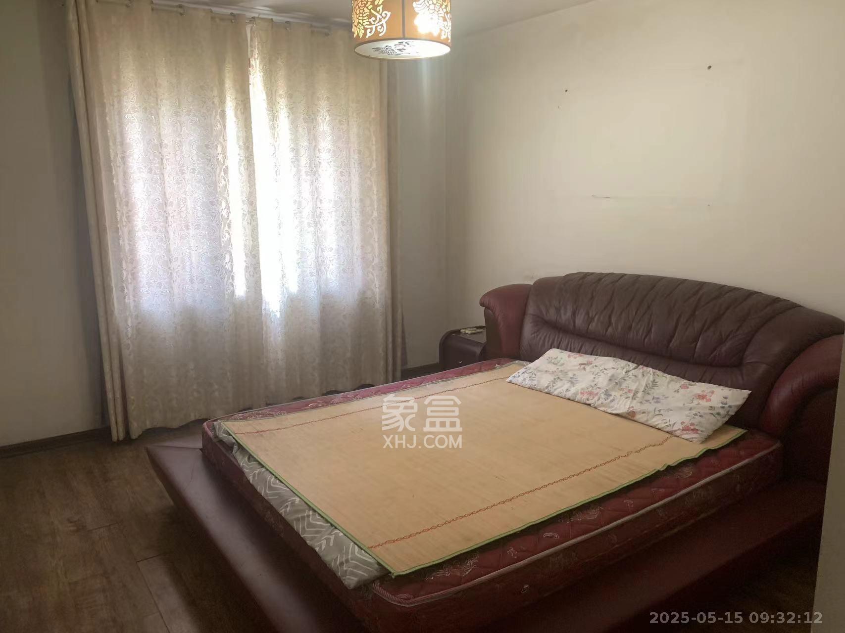 洪山家园 3室2厅2卫 1500.0元/月 洪山家园 3室2厅2卫 1500.0元/月室内图