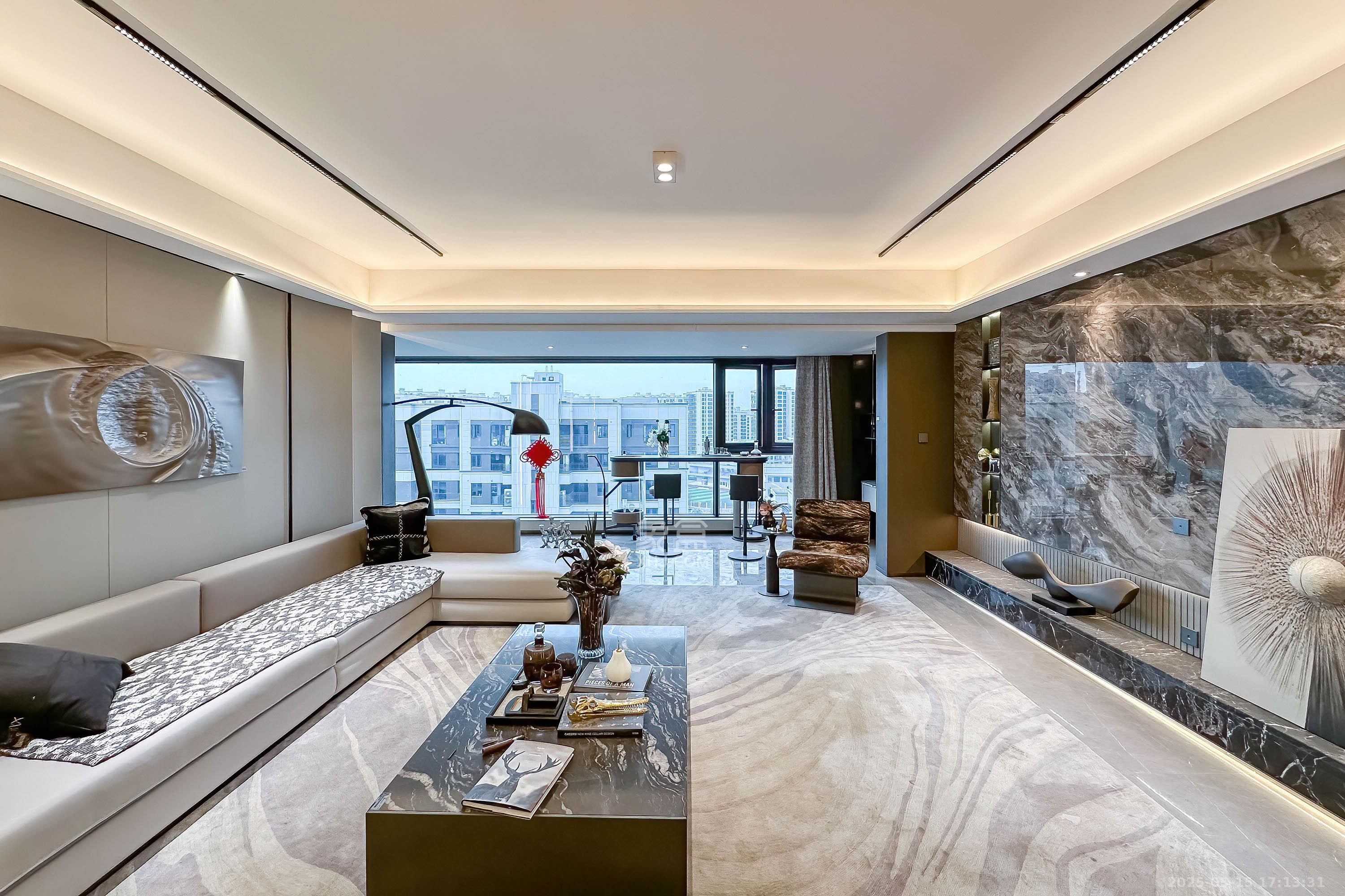 龙湖江与城  4室2厅3卫   295.00万