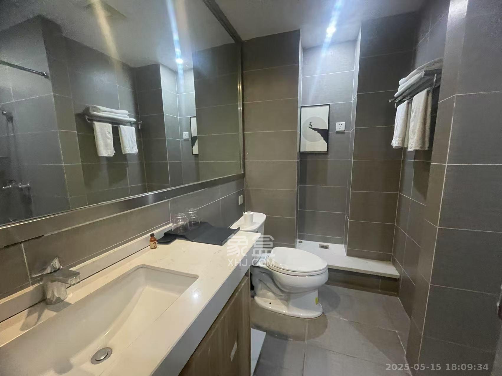 第六都(陆都小区)  1室1厅1卫    1800.0元/月 第六都(陆都小区)  1室1厅1卫    1800.0元/月室内图