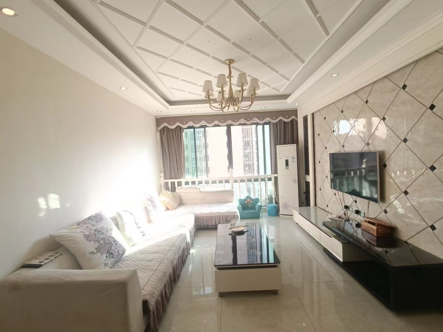 水映豪廷(一,二,三期) 3室2厅2卫 2500.0元/月 水映豪廷(一,二,三期) 3室2厅2卫 2500.0元/月室内图