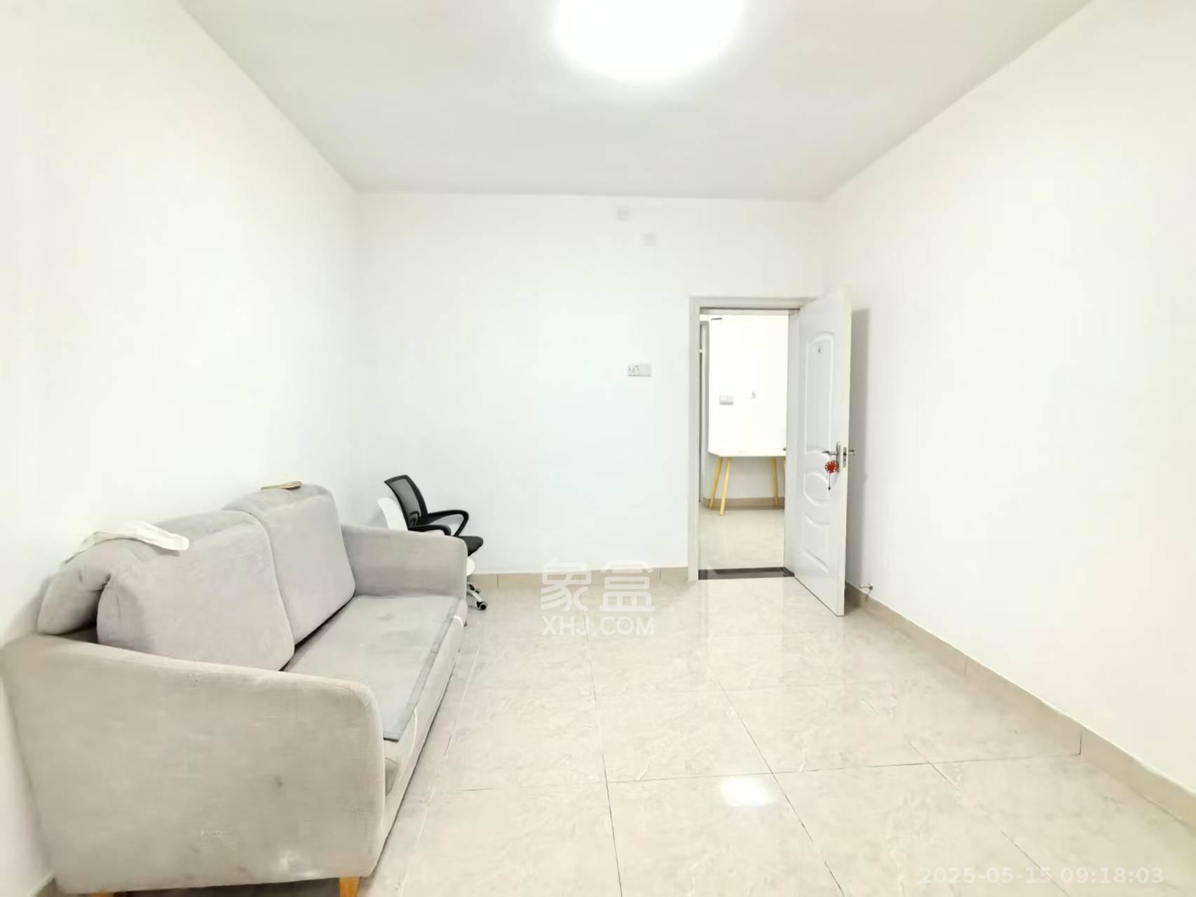 中建五局信和苑三区 3室2厅1卫 1500.0元/月 中建五局信和苑三区 3室2厅1卫 1500.0元/月室内图