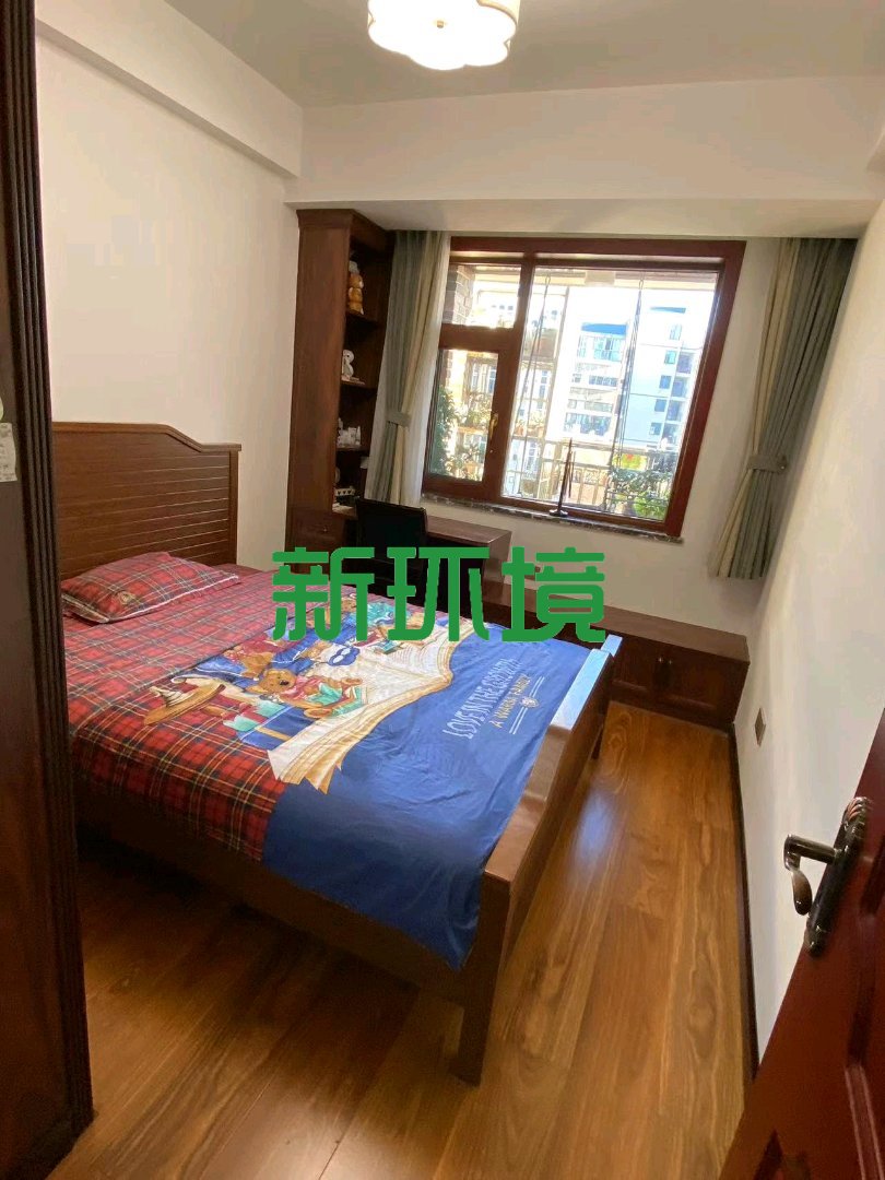 东方明珠  3室2厅2卫   82.00万客厅