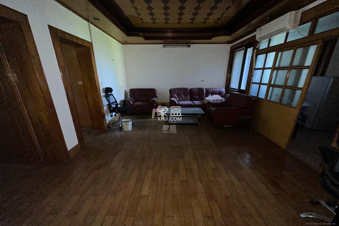 省进出口公司宿舍  2室2厅1卫    1300.0元/月 省进出口公司宿舍  2室2厅1卫    1300.0元/月室内图