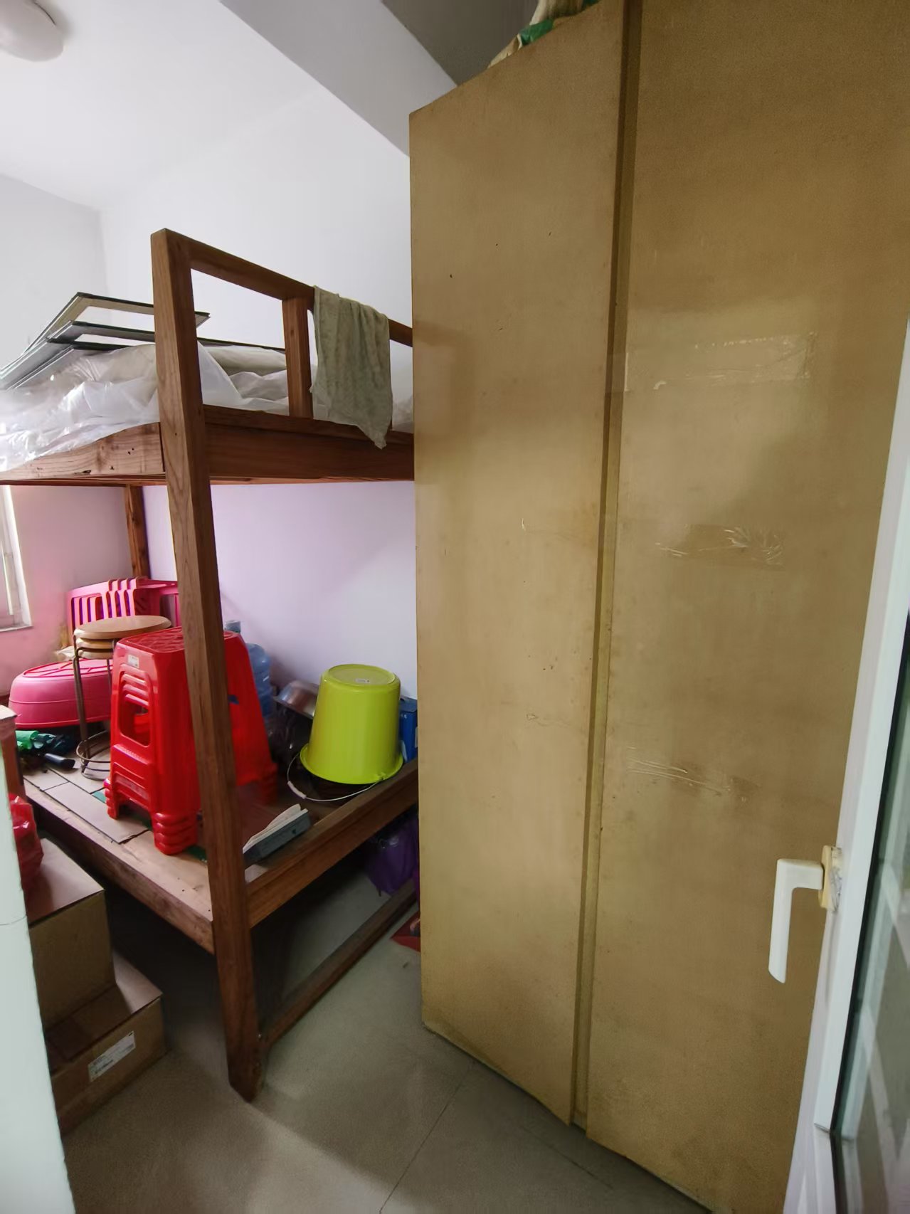 银色现代城 3室2厅2卫 2000.0元/月 银色现代城 3室2厅2卫 2000.0元/月室内图