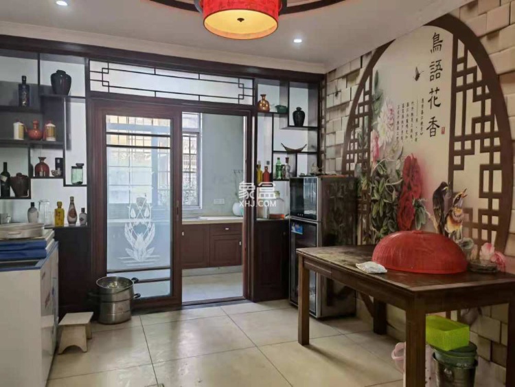 卧龙港  3室2厅2卫   1800.00元/月室内图