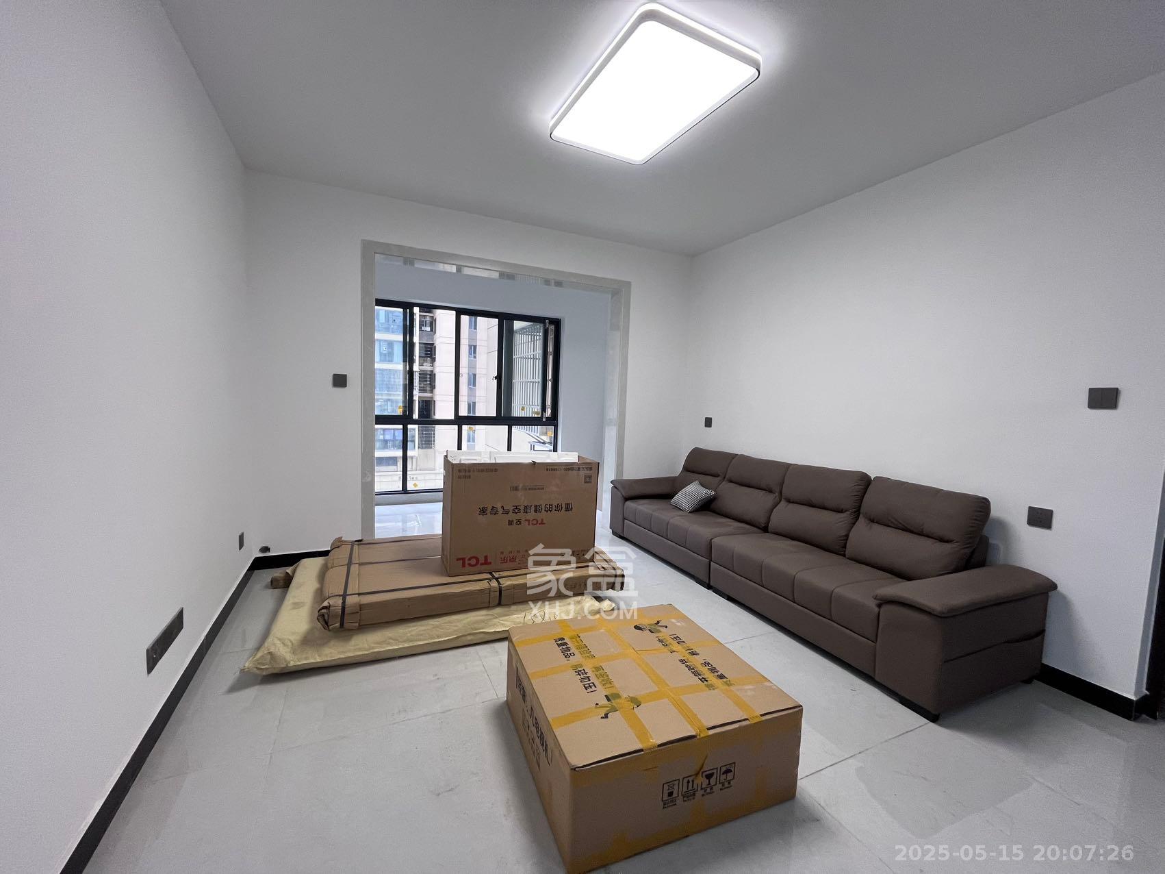桥头家园三期  3室2厅2卫    2300.0元/月室内图